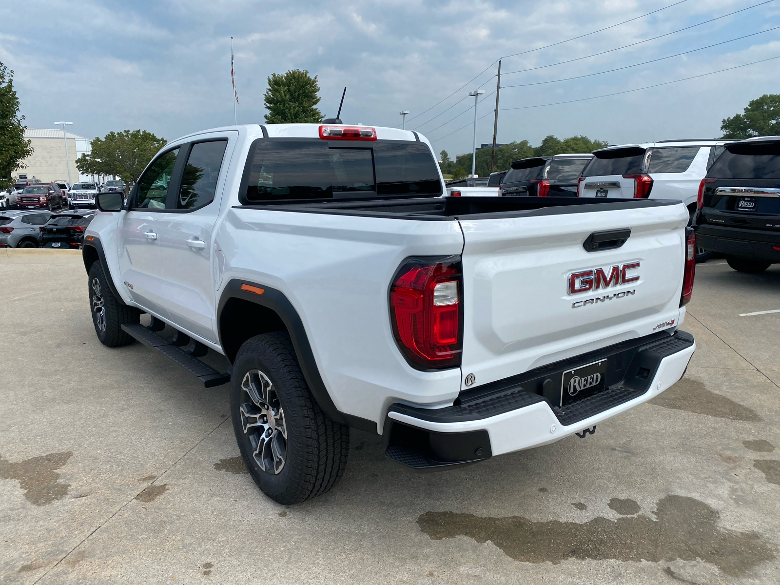 2024 GMC Canyon 4WD AT4 Crew Cab 8