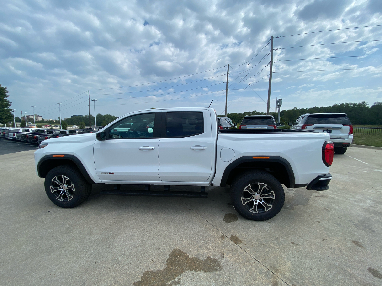 2024 GMC Canyon 4WD AT4 Crew Cab 9