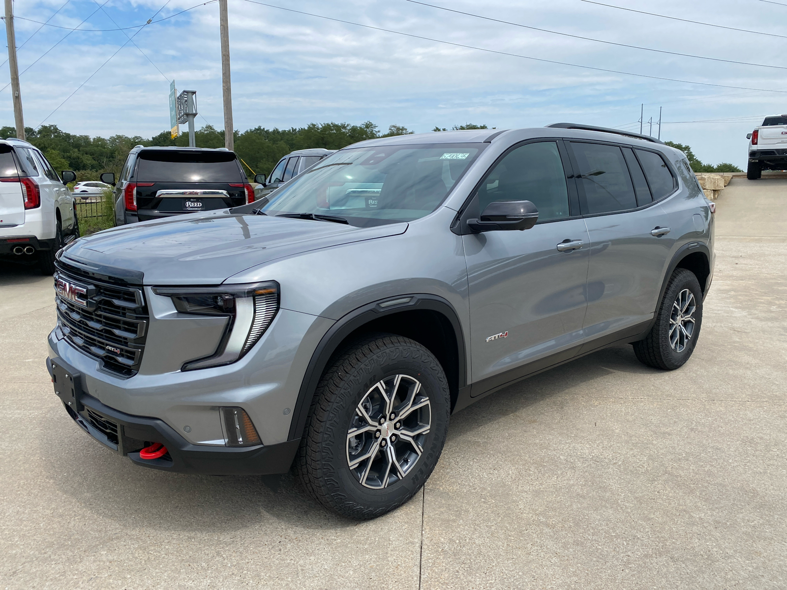 2024 GMC Acadia AWD AT4 1