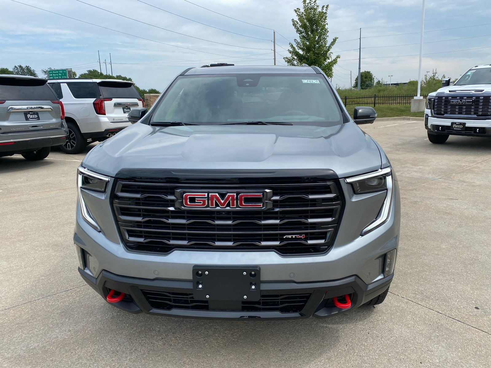 2024 GMC Acadia AWD AT4 3