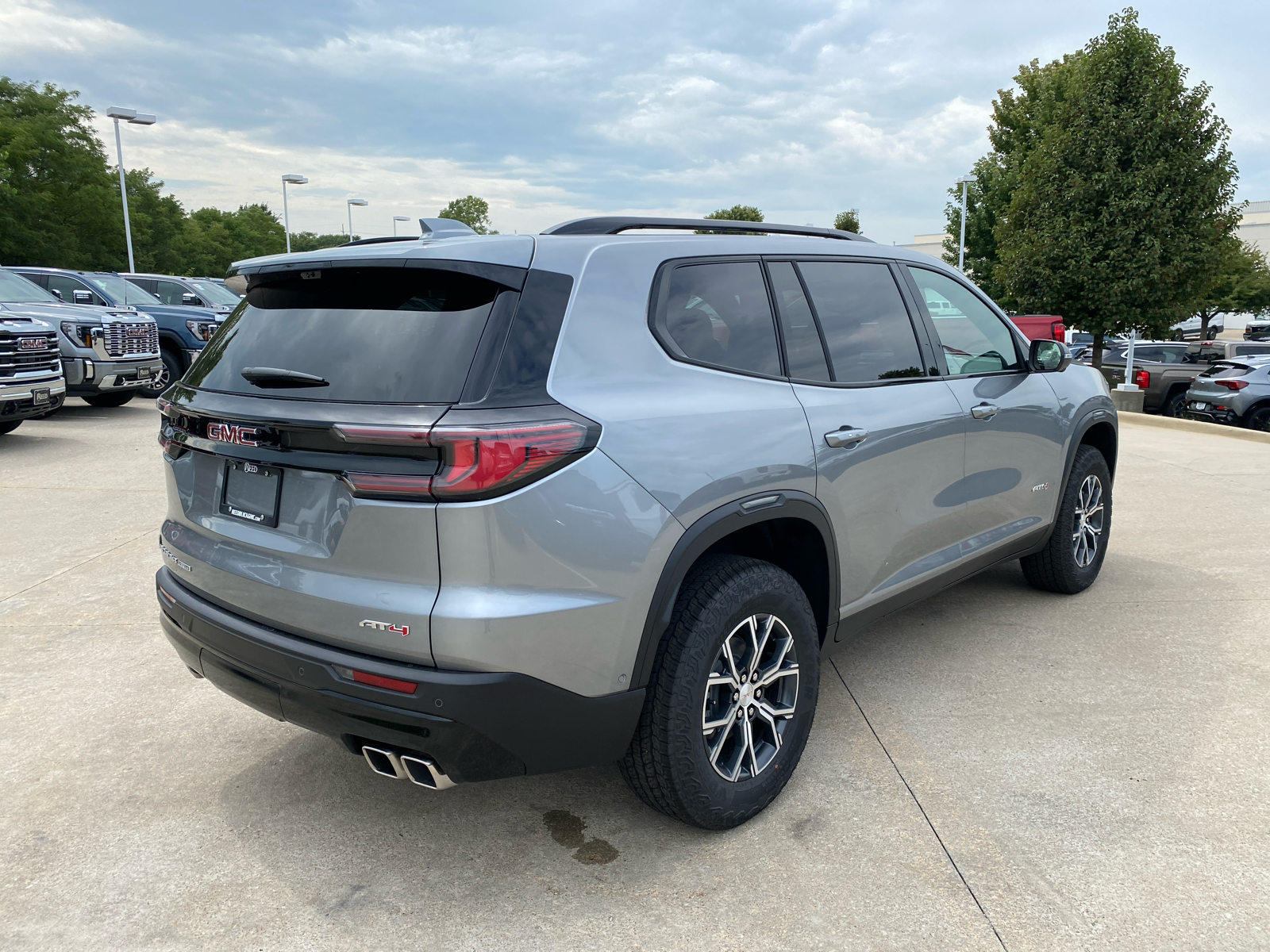 2024 GMC Acadia AWD AT4 6