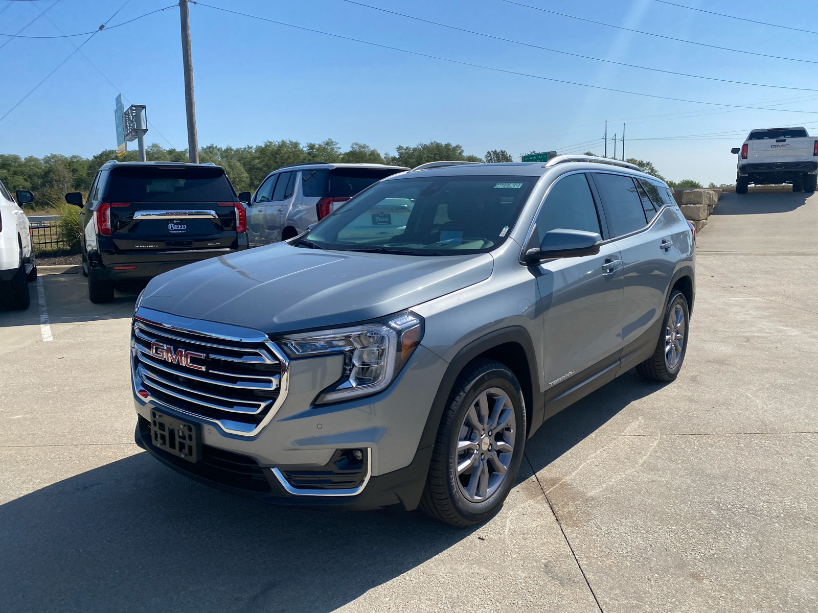 2024 GMC Terrain SLT 2