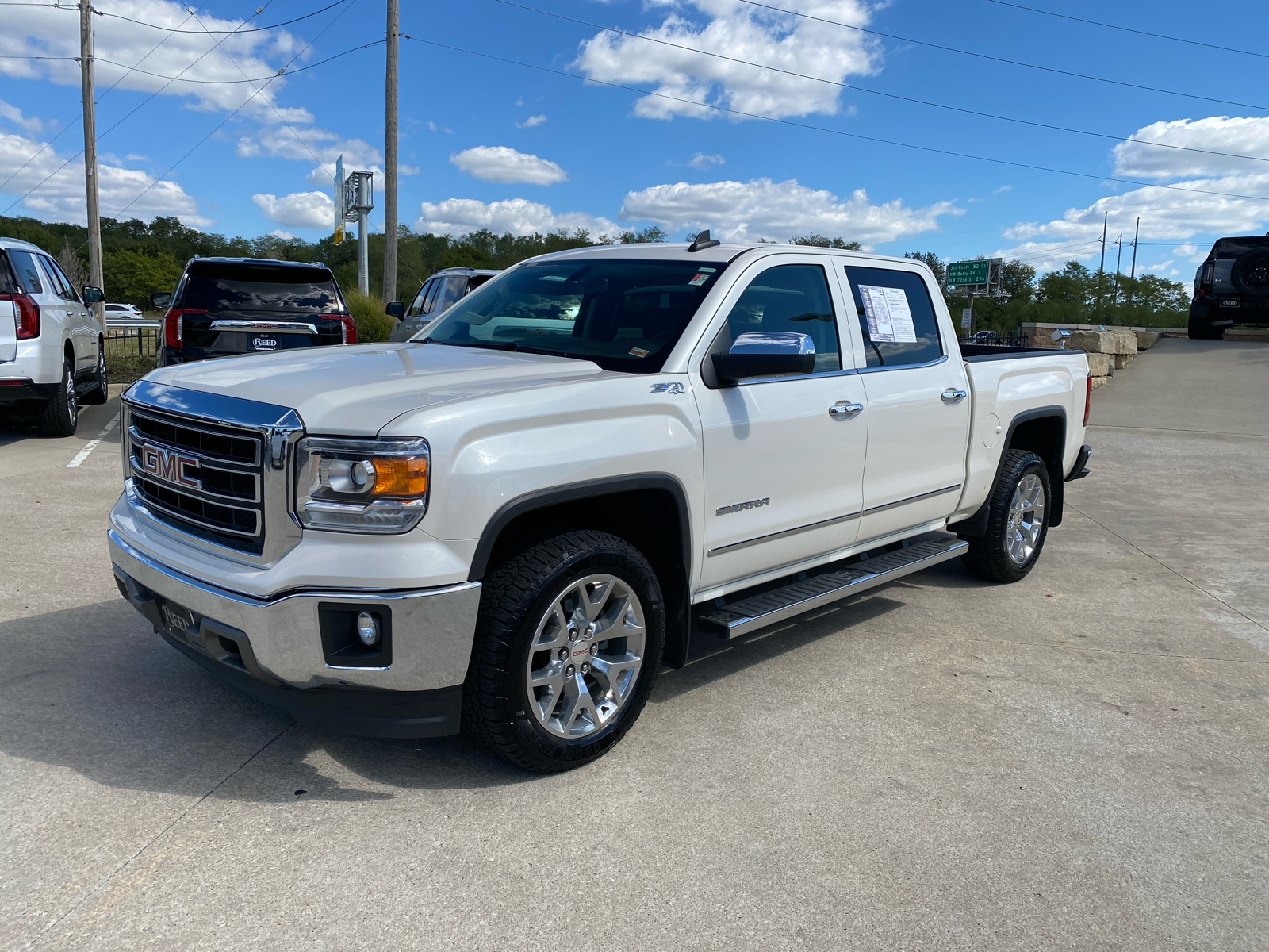 2015 GMC Sierra 1500 SLT 4WD Crew Cab 143.5 1