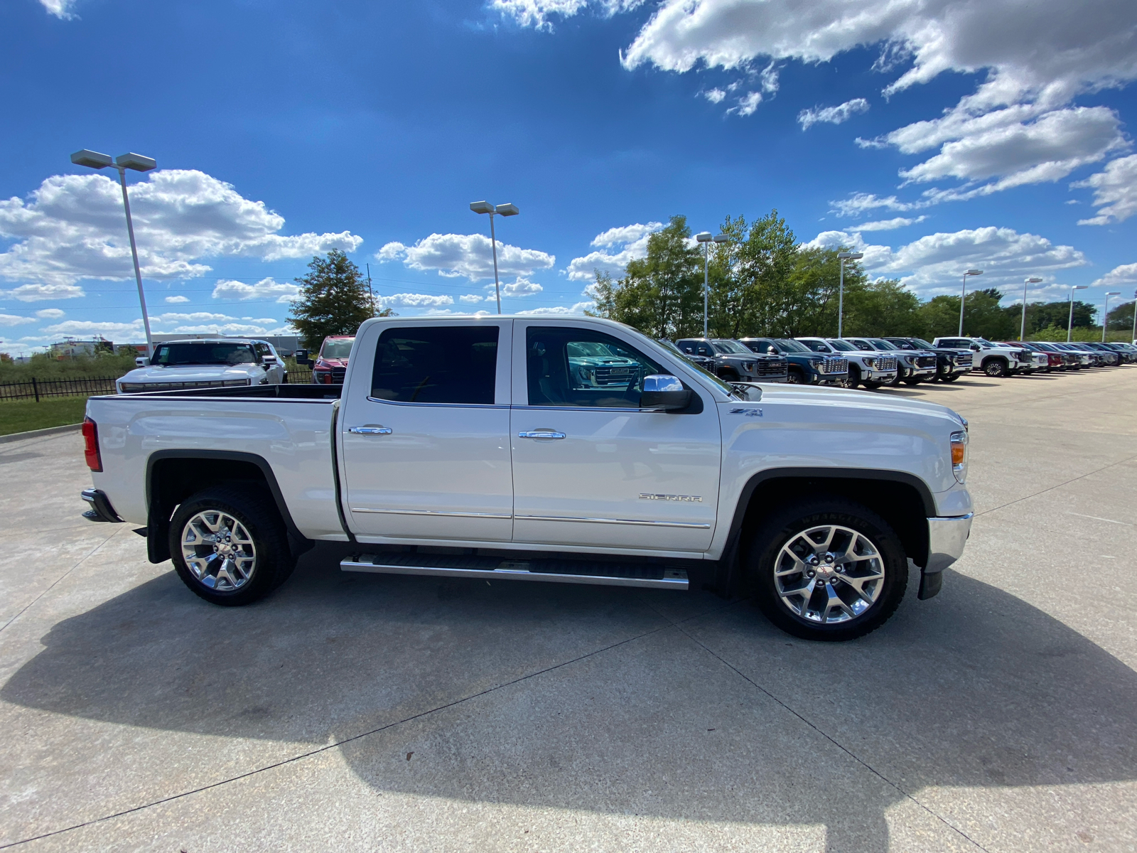 2015 GMC Sierra 1500 SLT 4WD Crew Cab 143.5 5