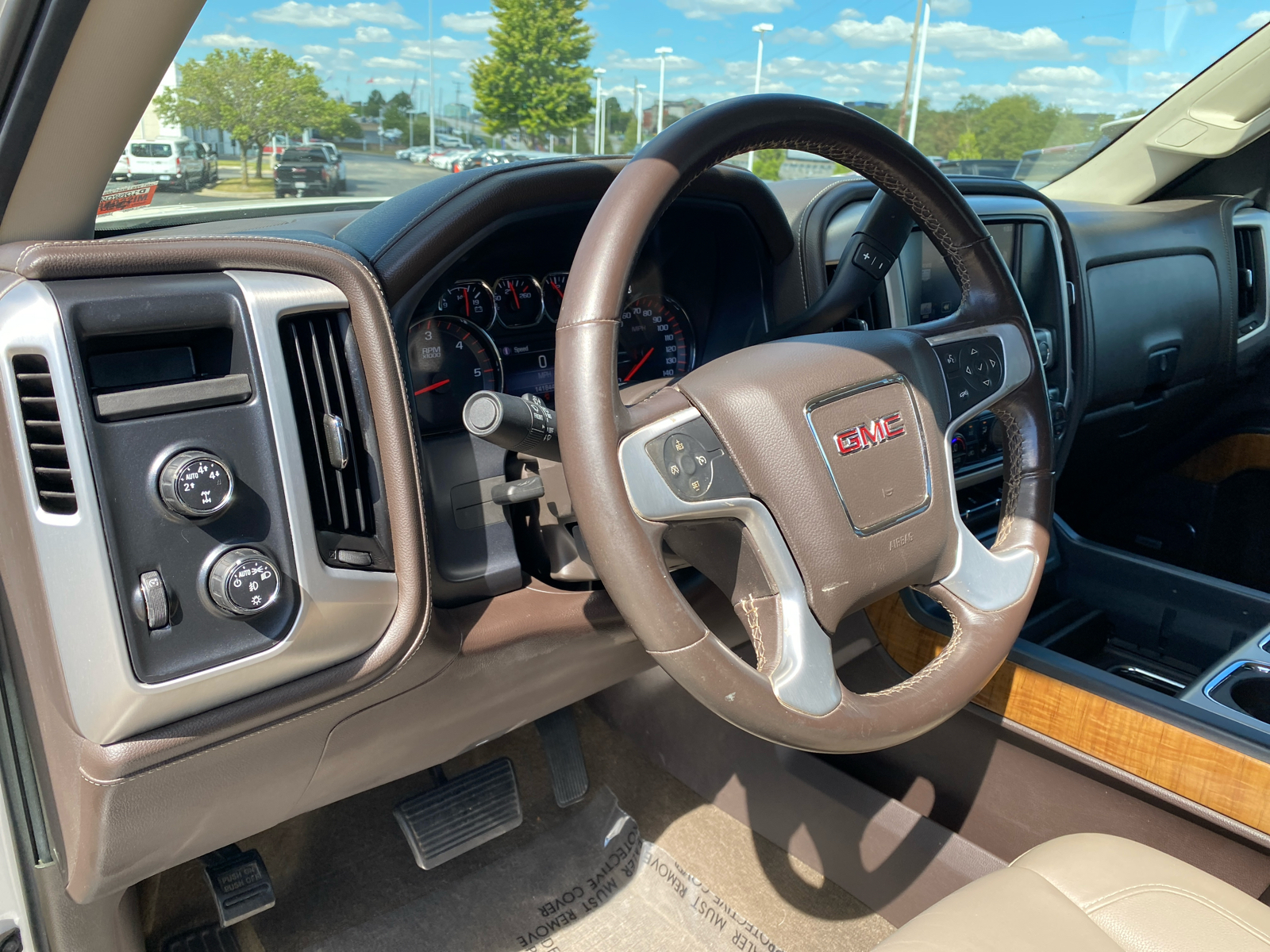 2015 GMC Sierra 1500 SLT 4WD Crew Cab 143.5 14