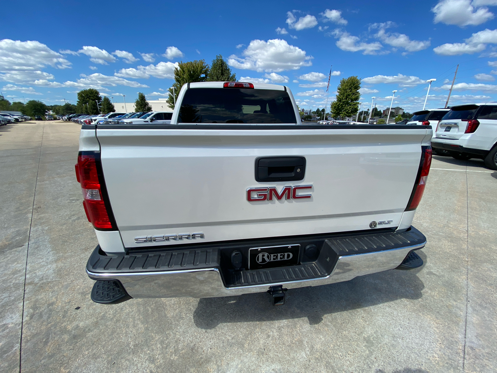 2015 GMC Sierra 1500 SLT 4WD Crew Cab 143.5 35