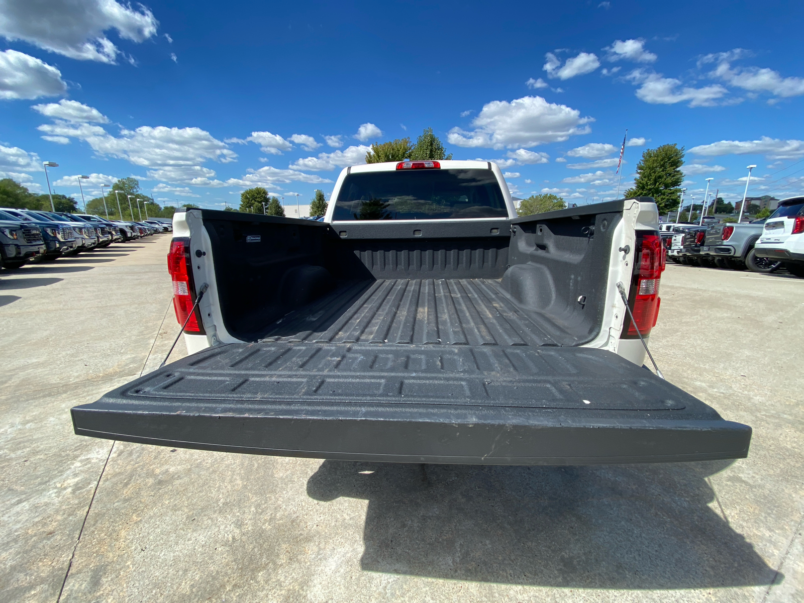 2015 GMC Sierra 1500 SLT 4WD Crew Cab 143.5 36