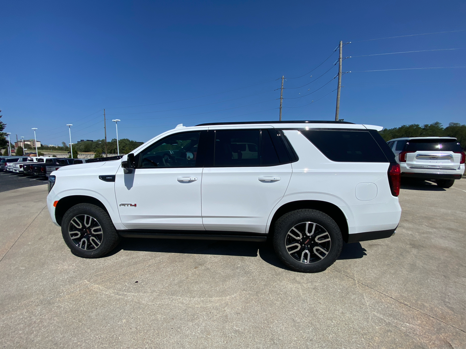 2024 GMC Yukon AT4 9