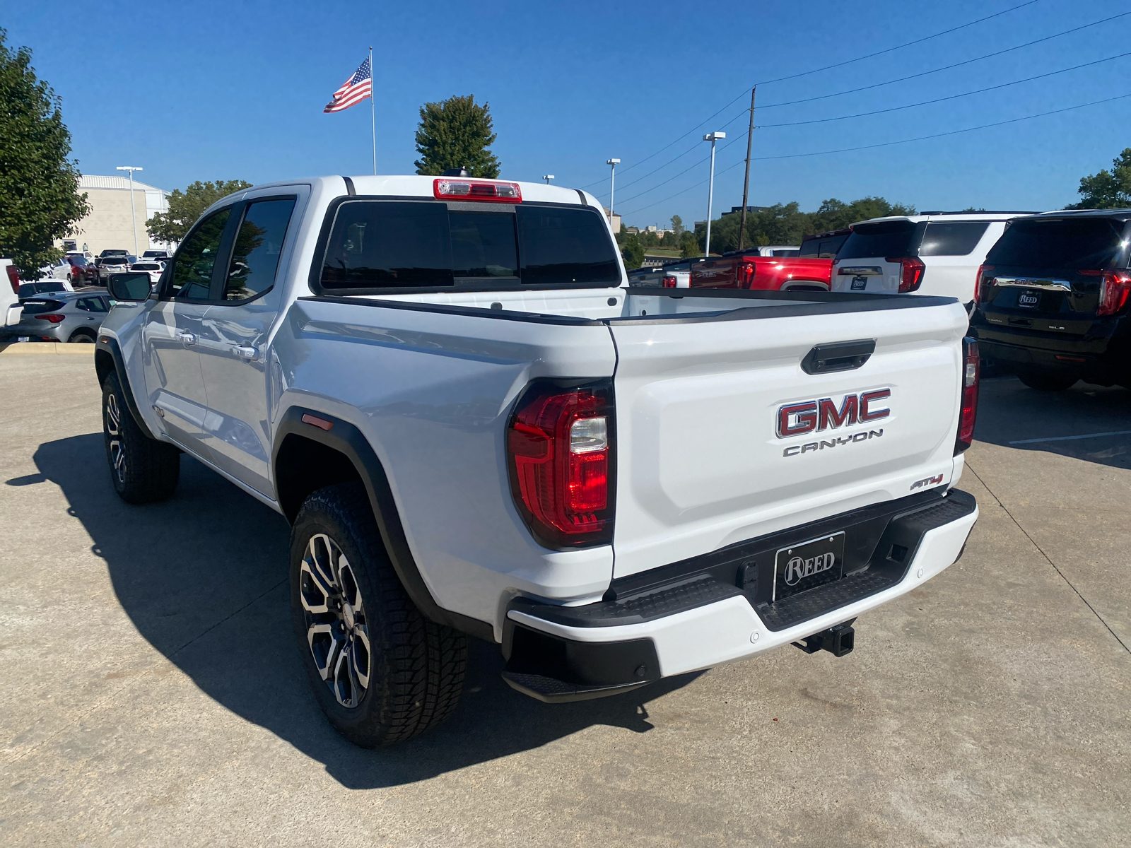 2024 GMC Canyon 4WD AT4 Crew Cab 8