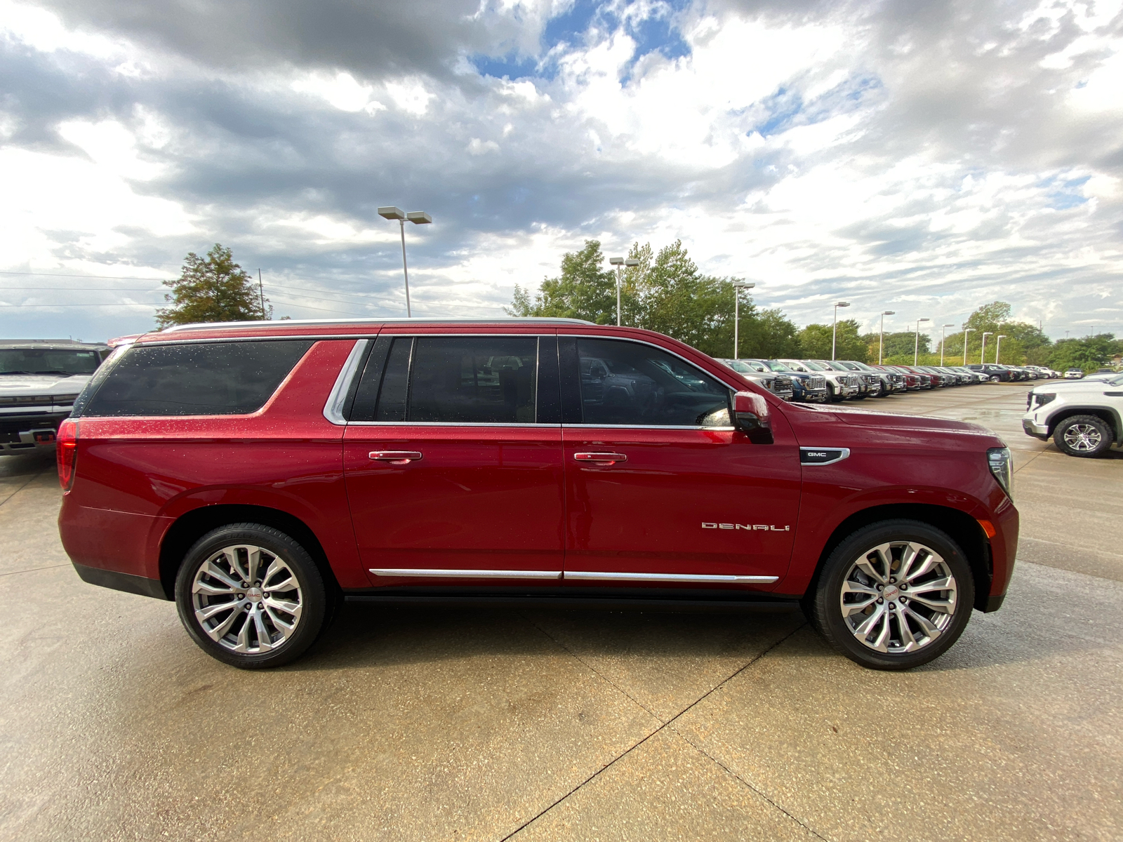 2021 GMC Yukon XL Denali 5