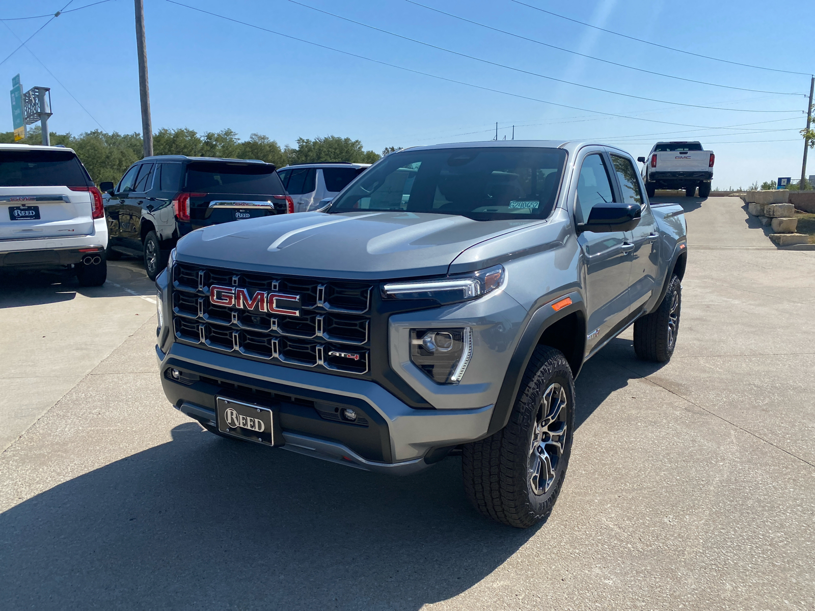 2024 GMC Canyon 4WD AT4 Crew Cab 2