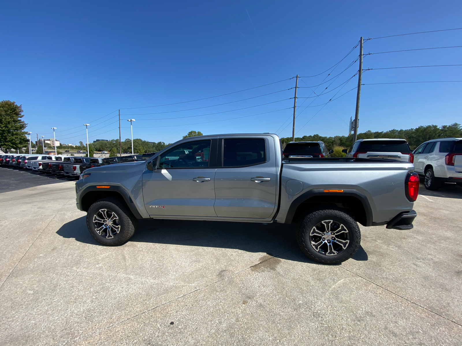 2024 GMC Canyon 4WD AT4 Crew Cab 9