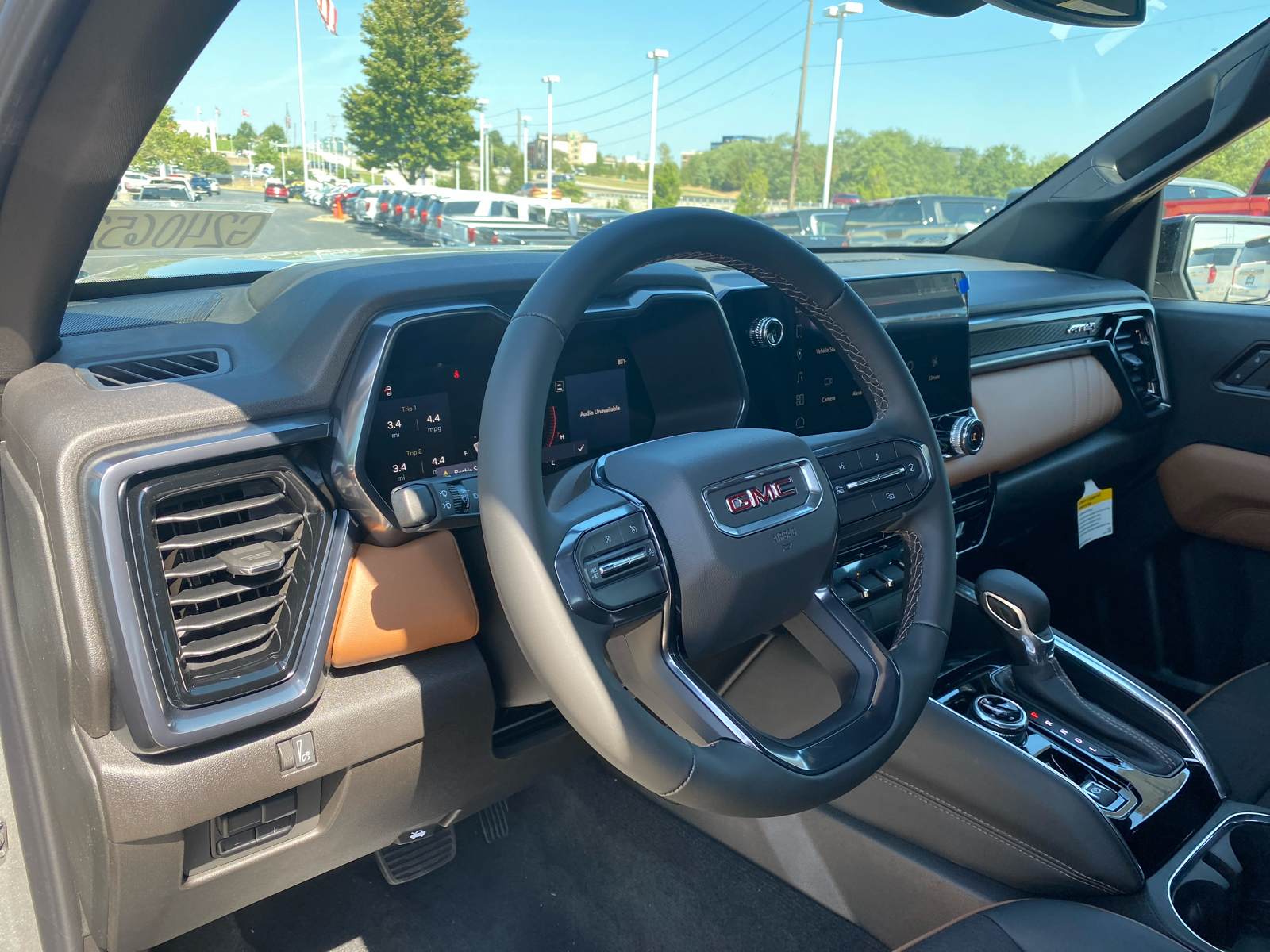 2024 GMC Canyon 4WD AT4 Crew Cab 12