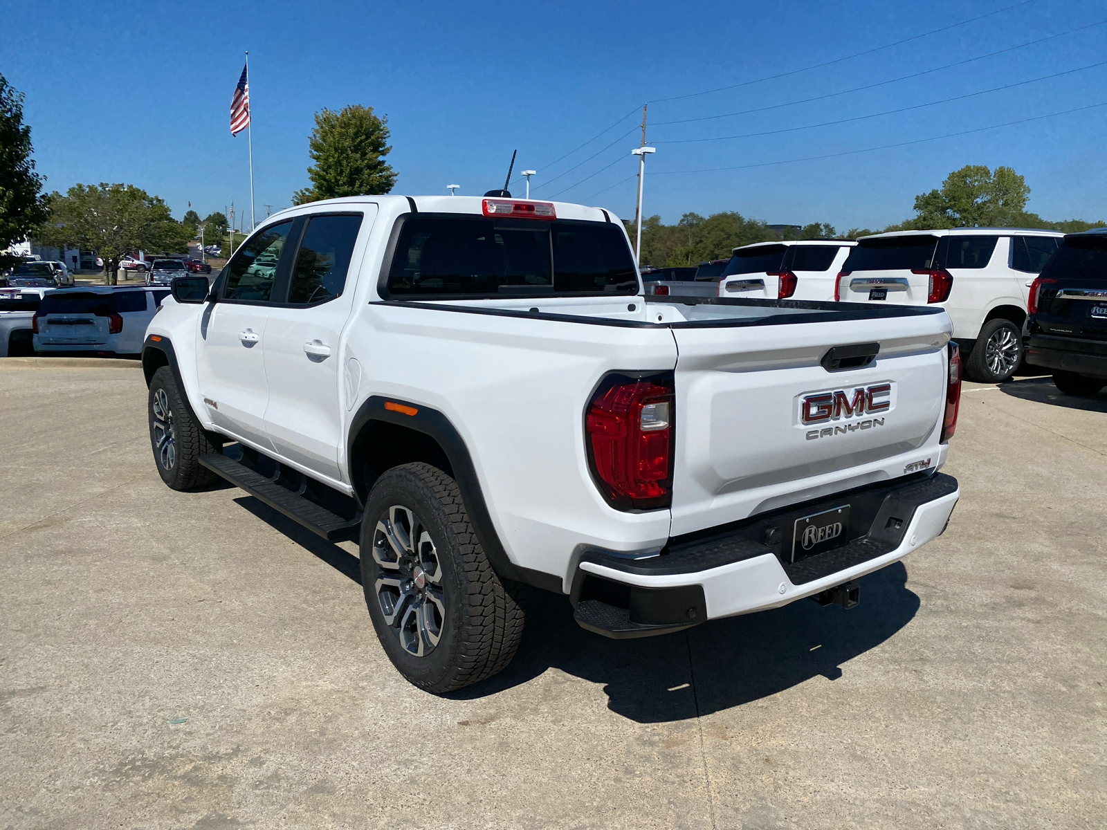 2024 GMC Canyon 4WD AT4 Crew Cab 8