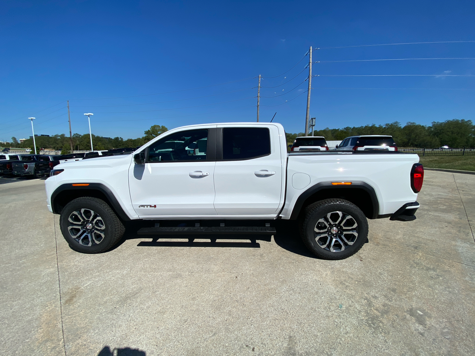 2024 GMC Canyon 4WD AT4 Crew Cab 9