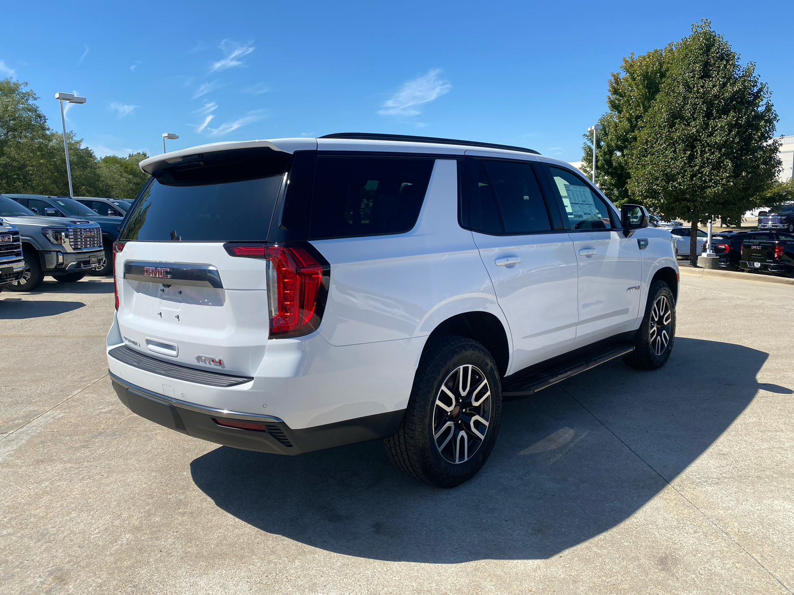 2024 GMC Yukon AT4 6