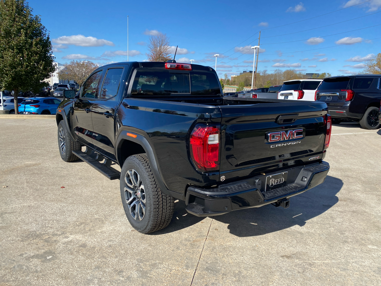 2024 GMC Canyon 4WD AT4 Crew Cab 8