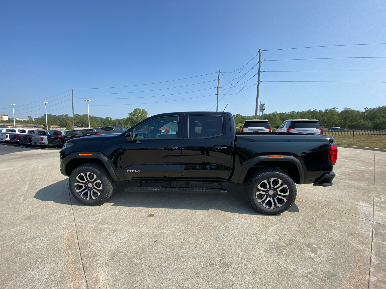 2024 GMC Canyon 4WD AT4 Crew Cab 9