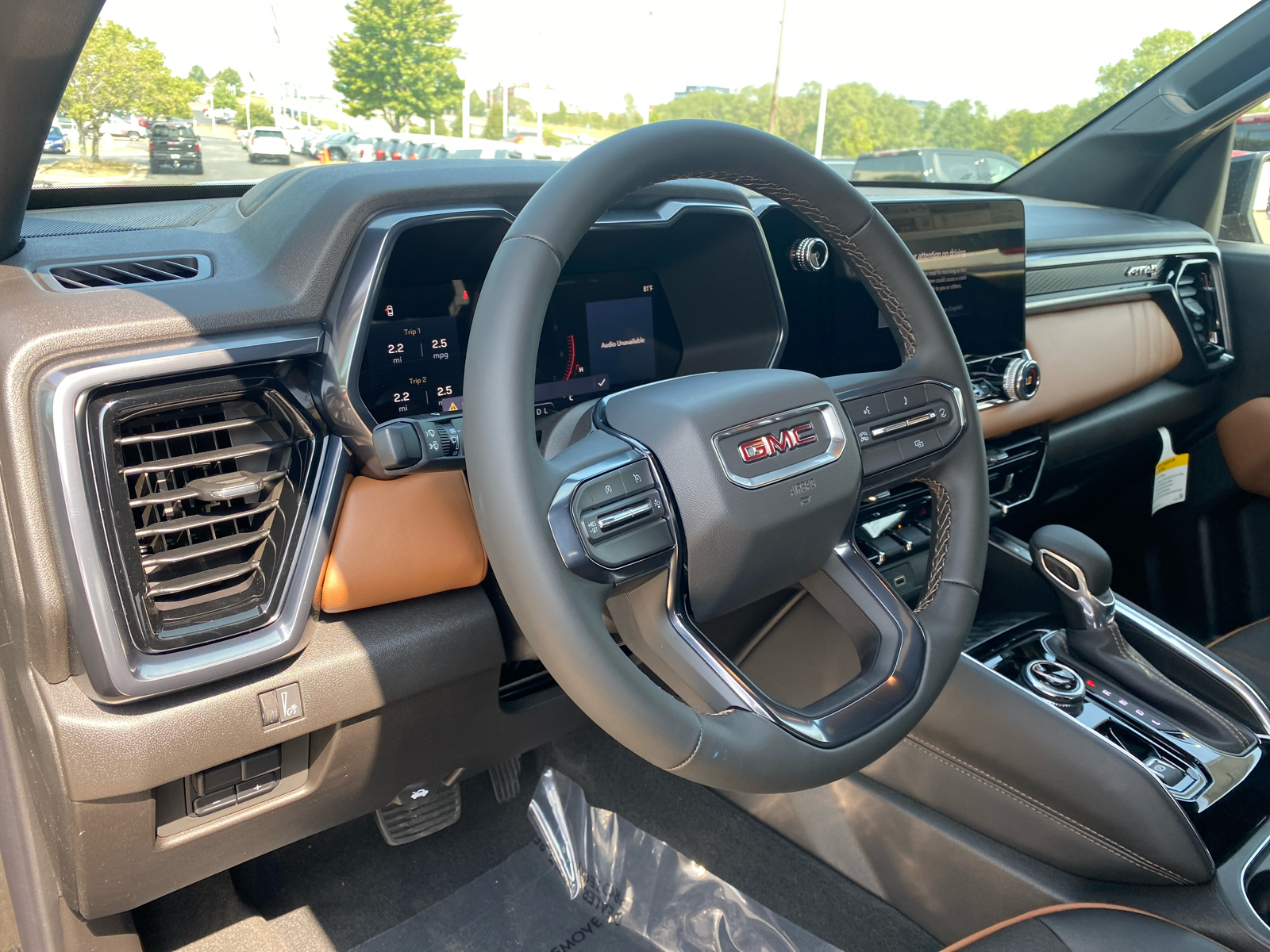 2024 GMC Canyon 4WD AT4 Crew Cab 12