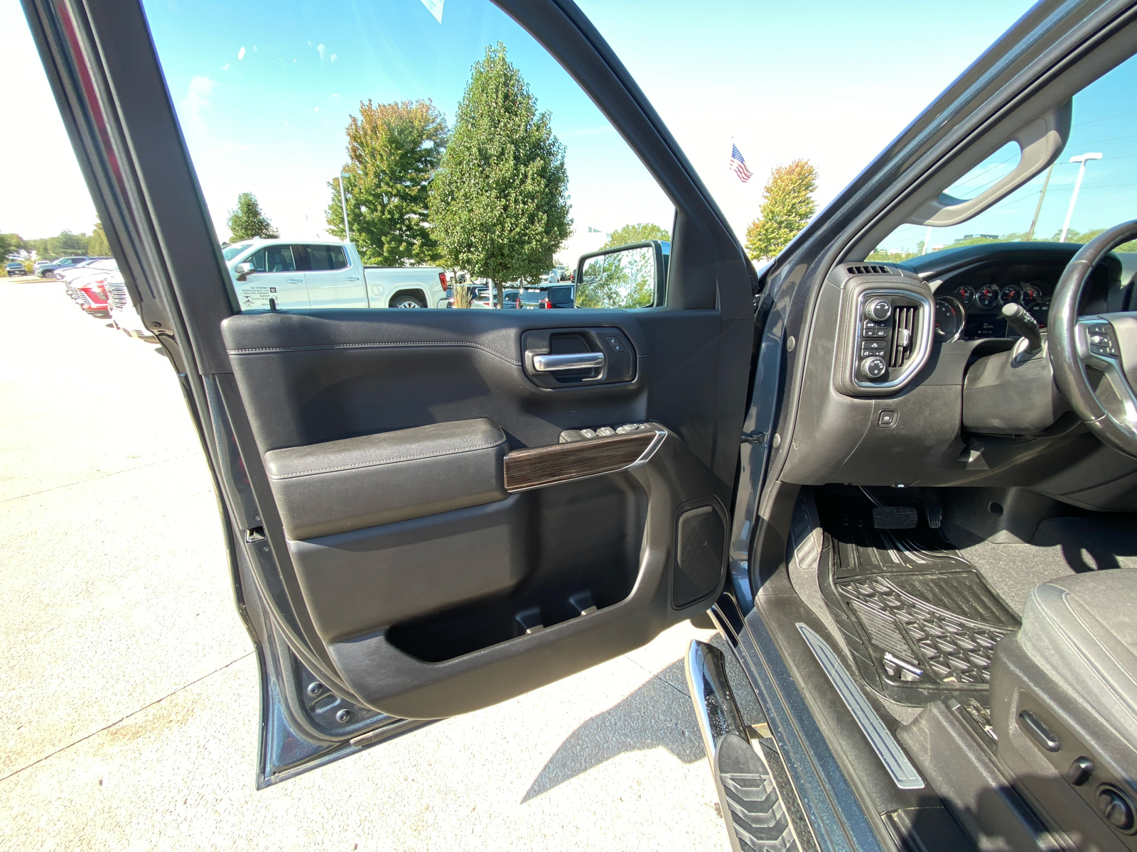 2019 Chevrolet Silverado 1500 LT 4WD Double Cab 147 10