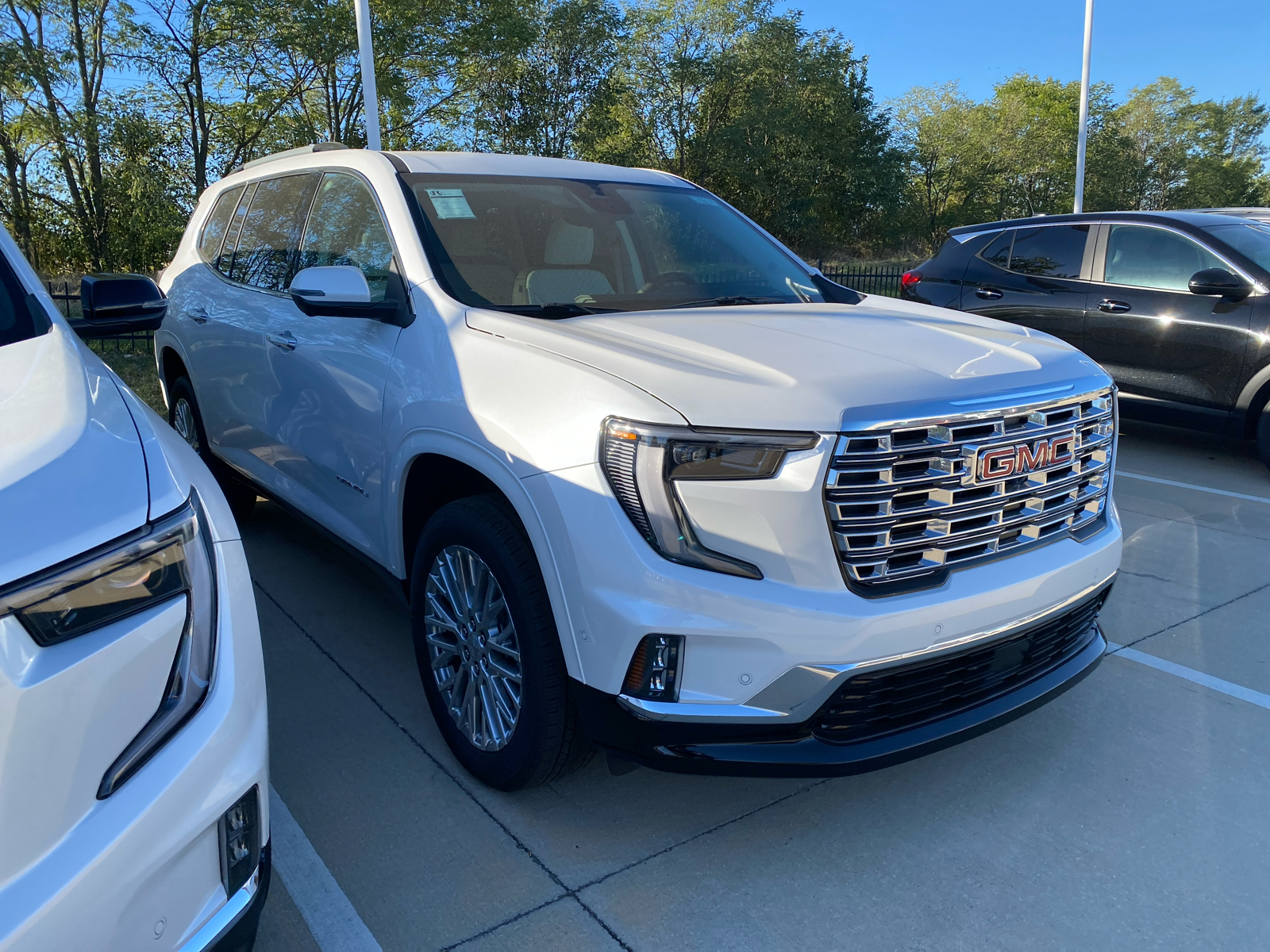 2024 GMC Acadia AWD Denali 3