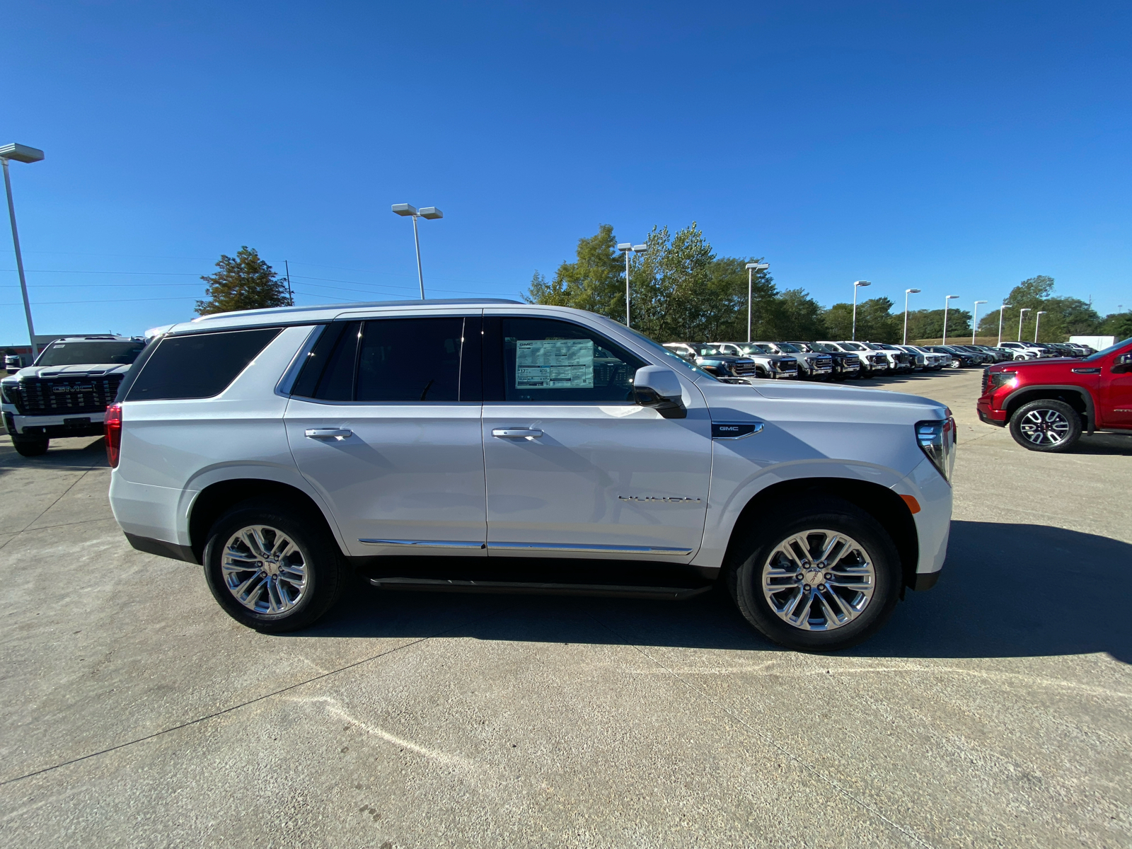 2024 GMC Yukon SLT 5