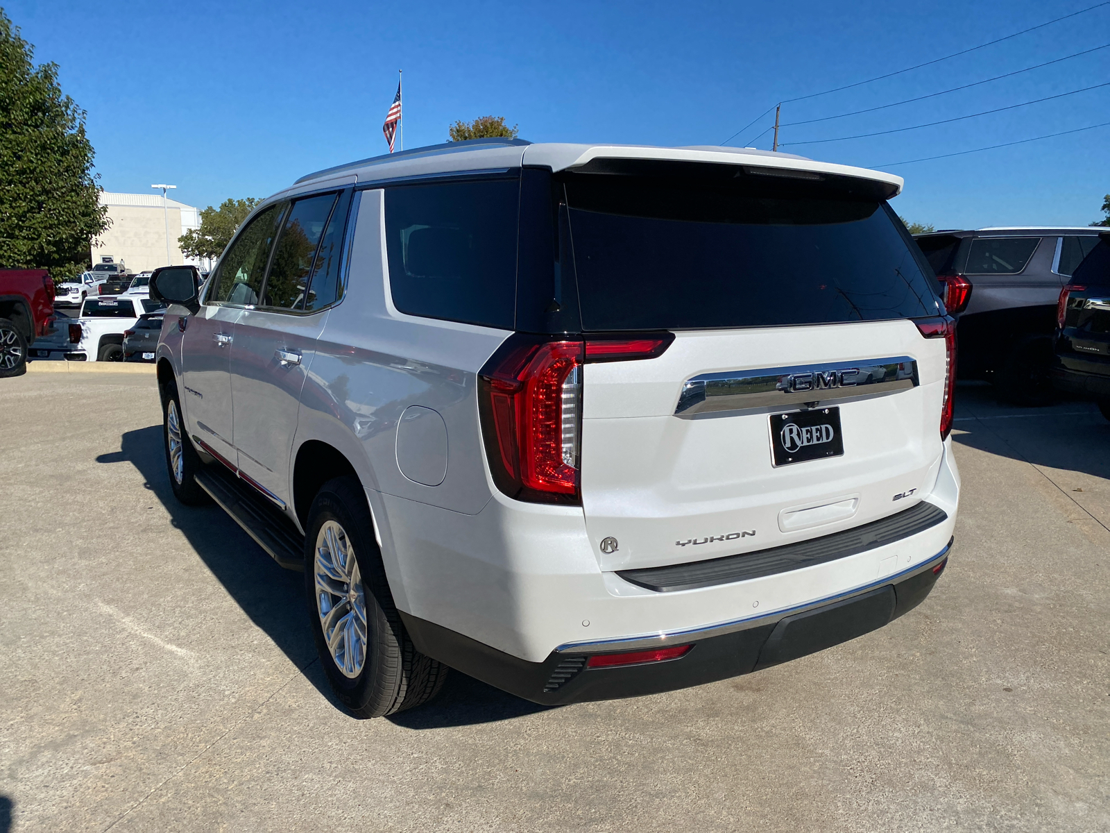 2024 GMC Yukon SLT 8