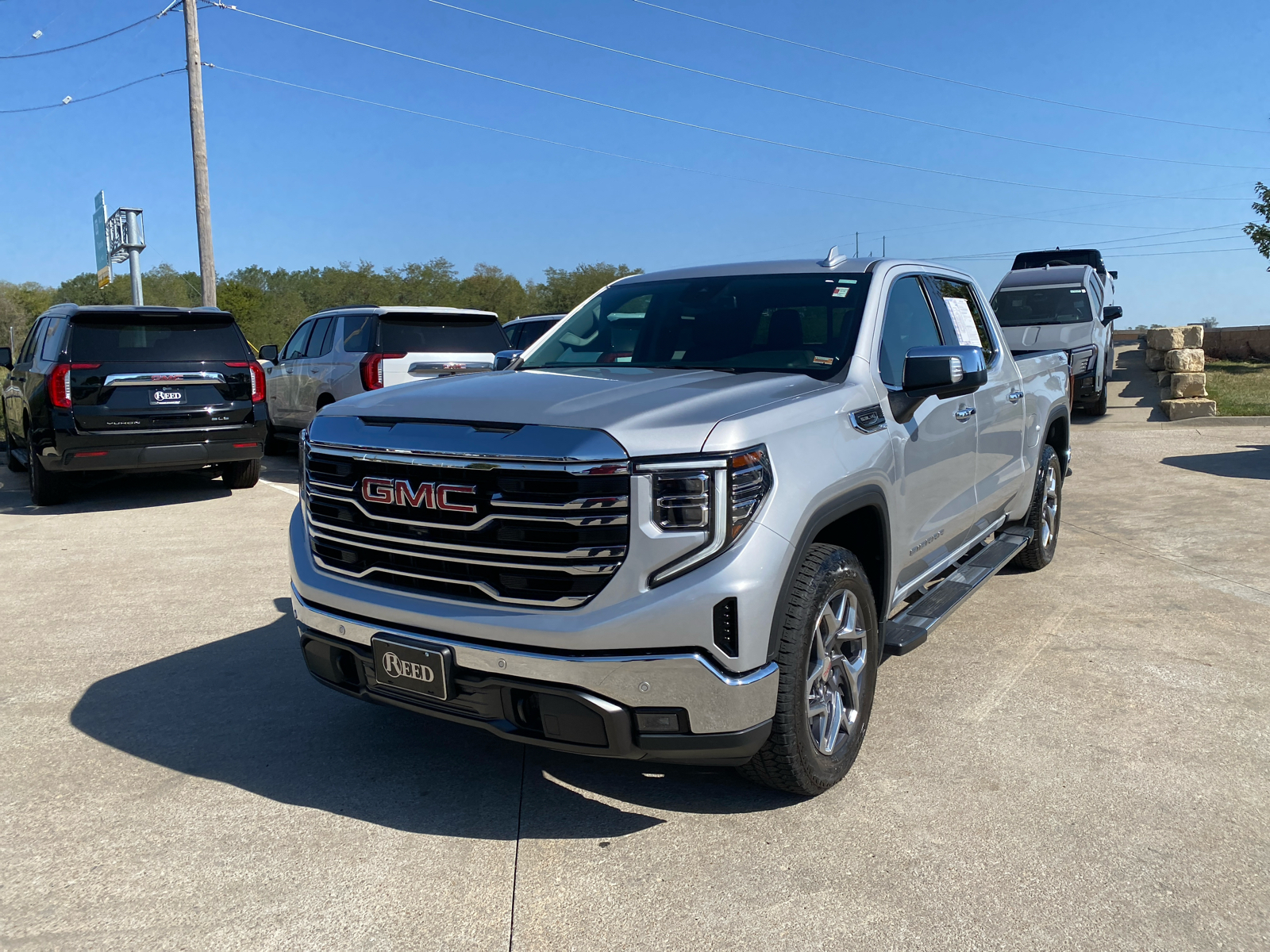 2022 GMC Sierra 1500 SLT 4WD Crew Cab 147 2