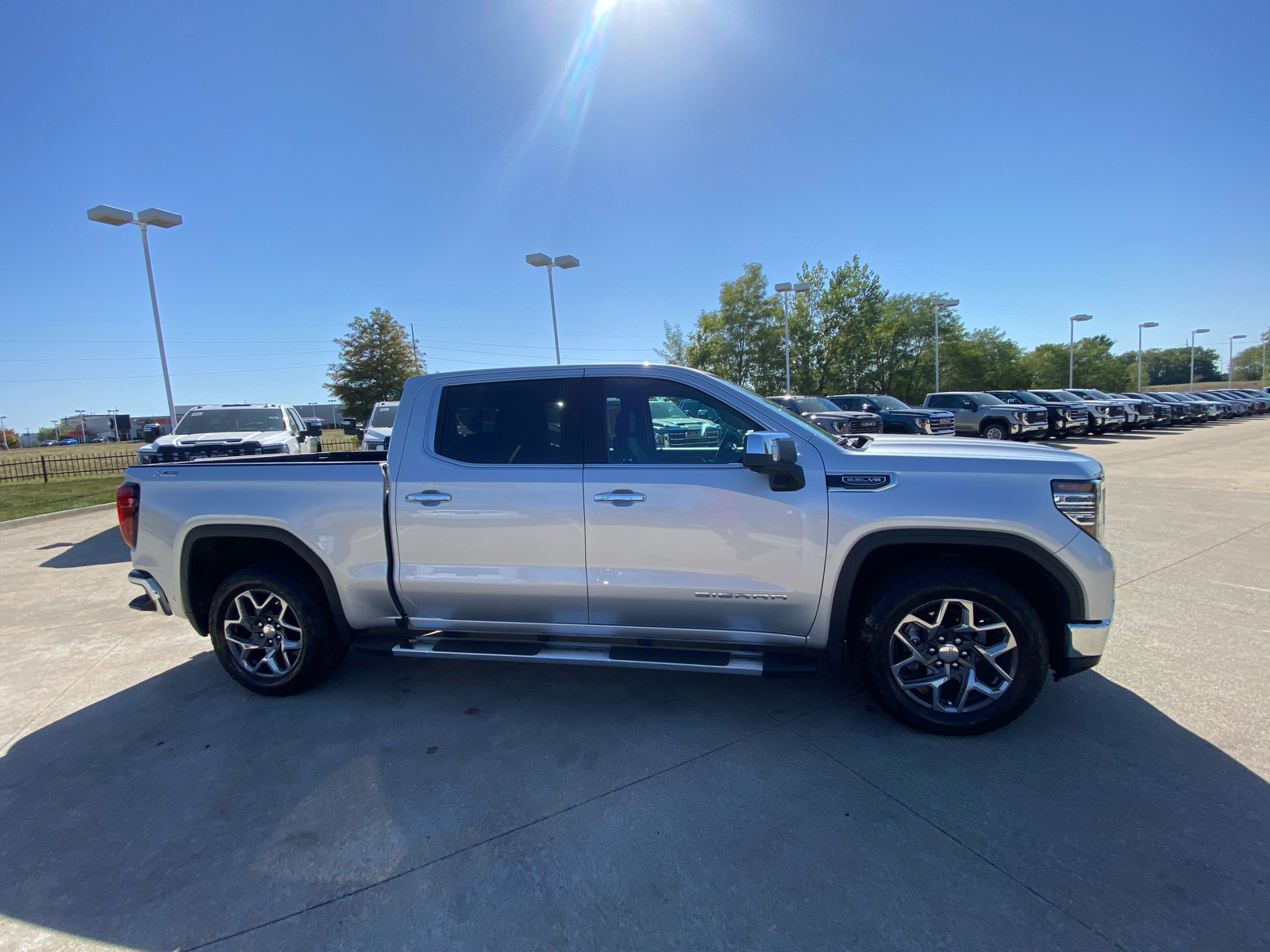 2022 GMC Sierra 1500 SLT 4WD Crew Cab 147 5