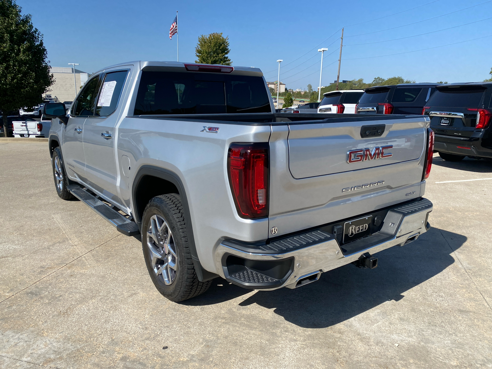 2022 GMC Sierra 1500 SLT 4WD Crew Cab 147 8