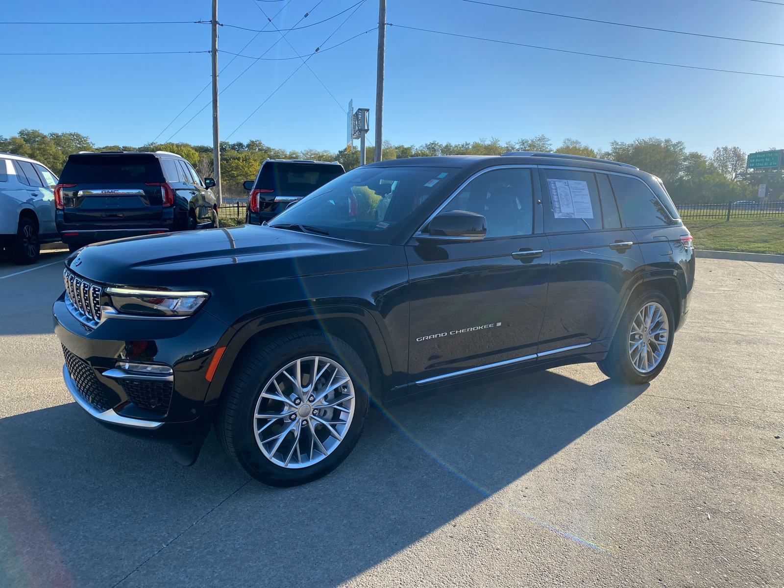 2023 Jeep Grand Cherokee Summit 1