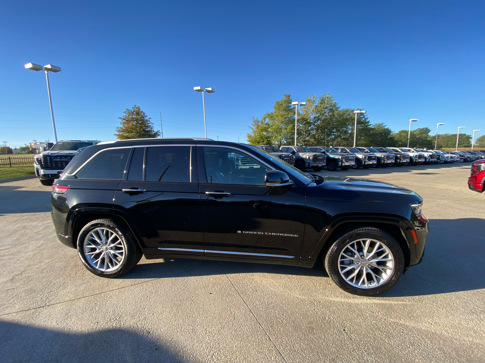 2023 Jeep Grand Cherokee Summit 5