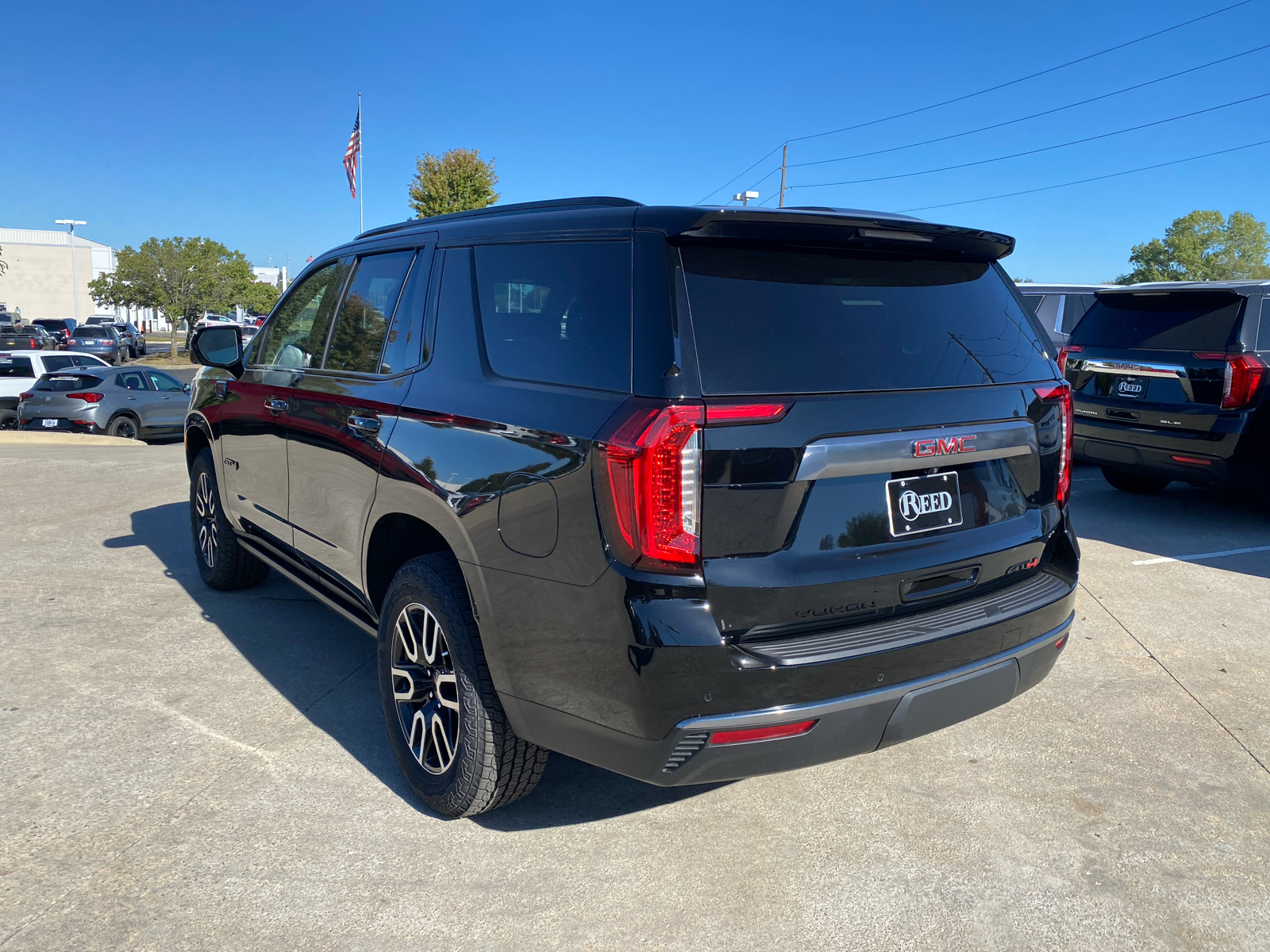 2024 GMC Yukon AT4 8