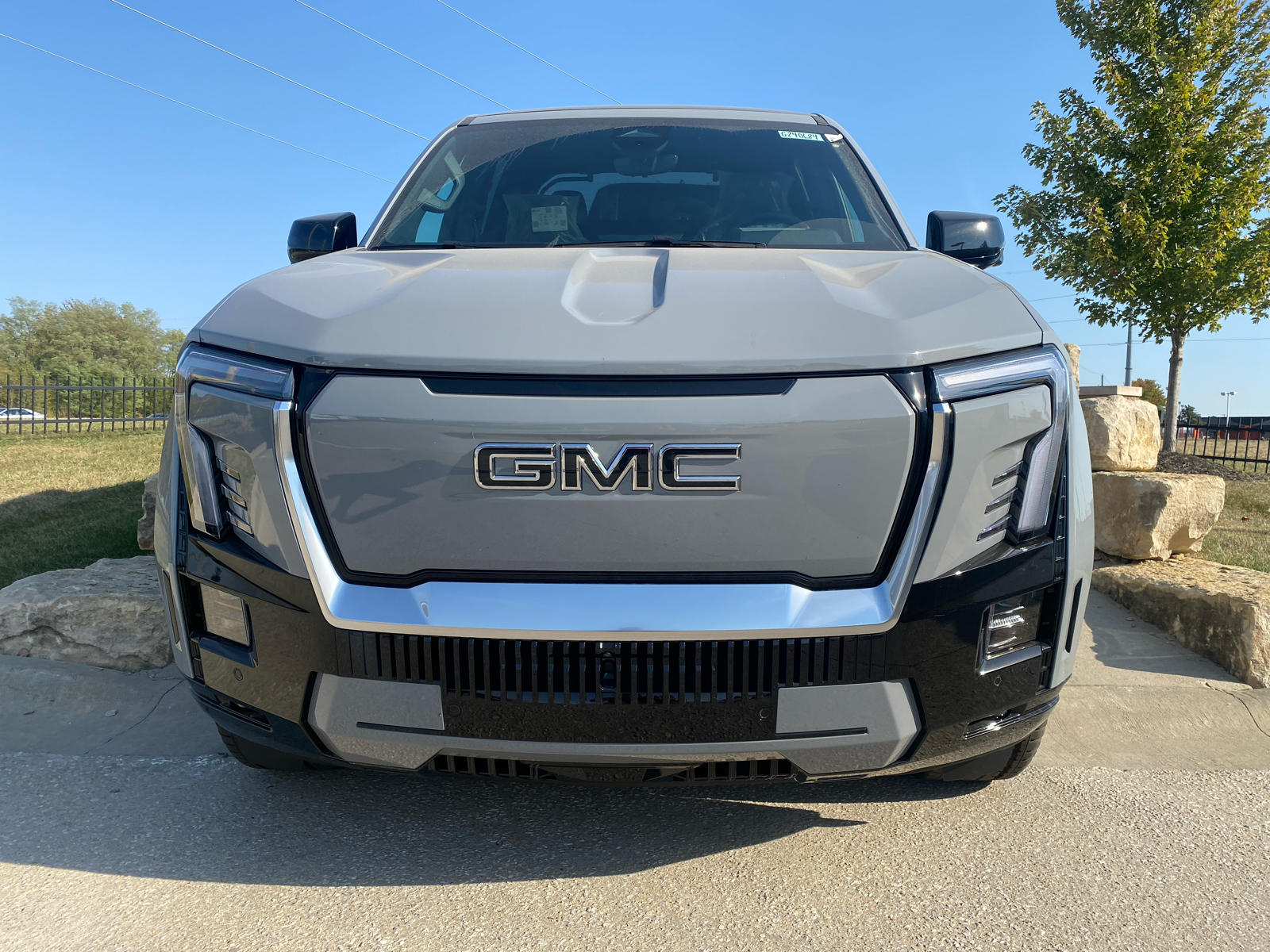 2024 GMC Sierra EV Denali Edition 1 e4WD Crew Cab 2