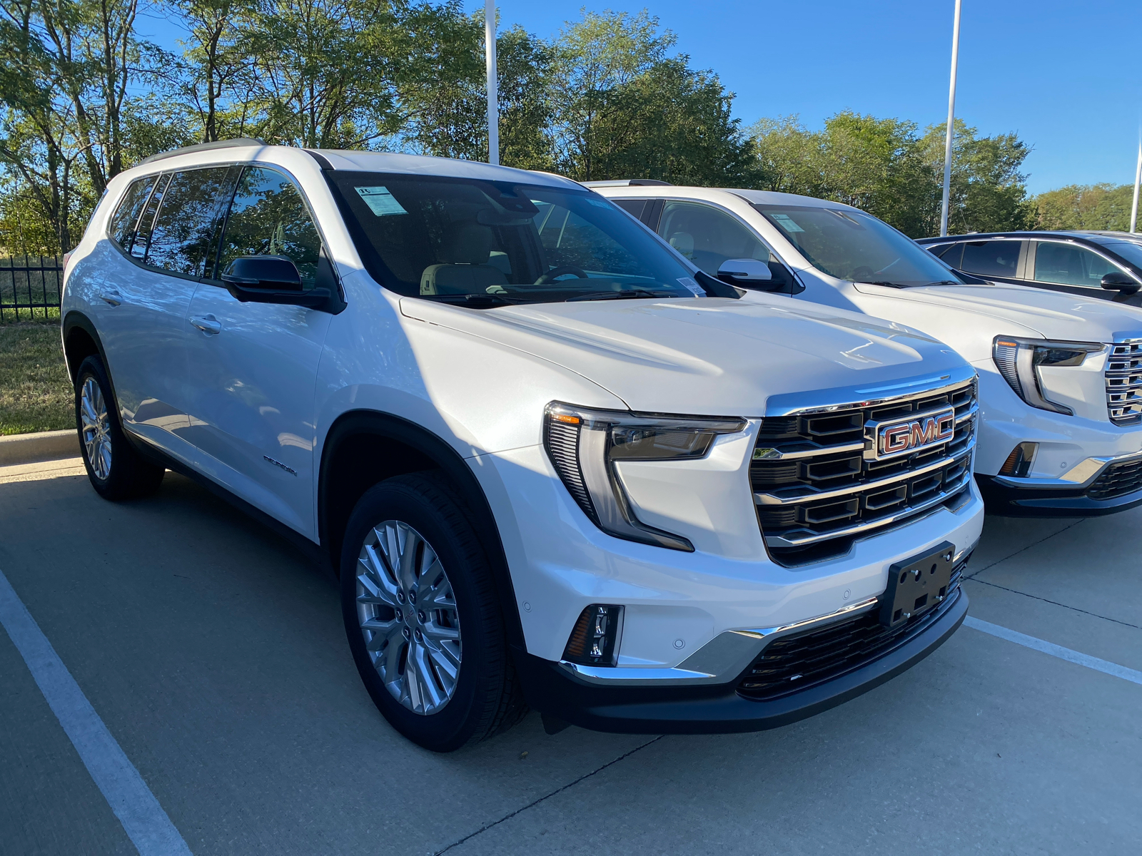 2024 GMC Acadia AWD Elevation 3