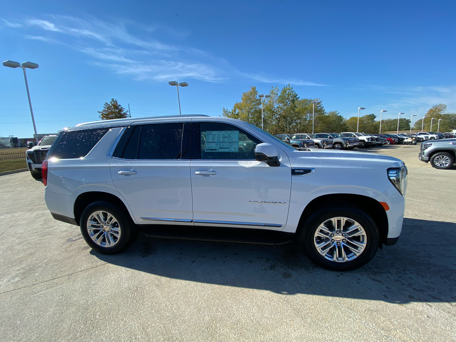 2024 GMC Yukon SLT 5