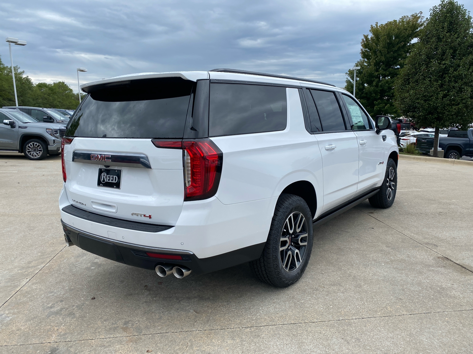 2024 GMC Yukon XL AT4 6