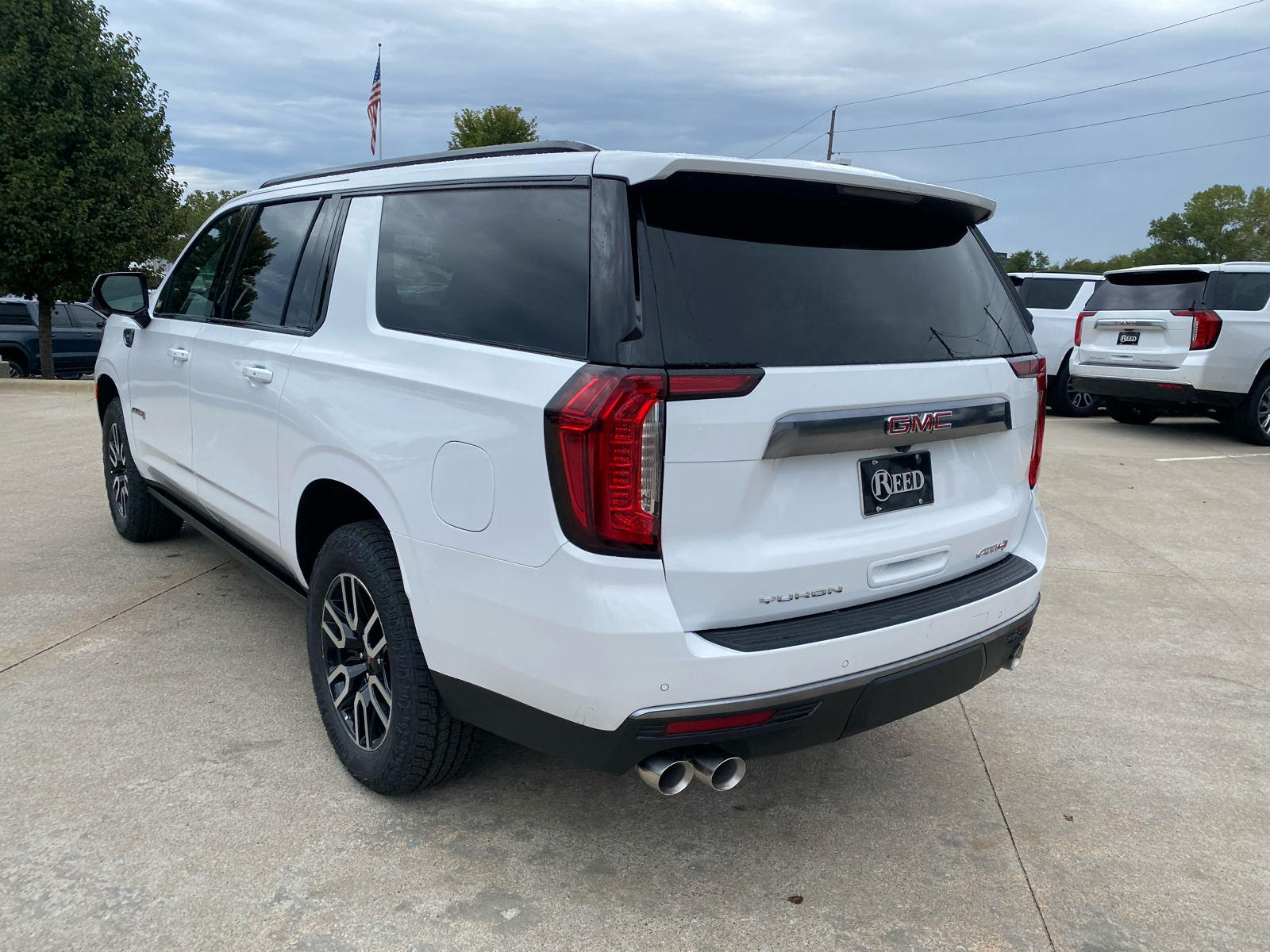 2024 GMC Yukon XL AT4 8