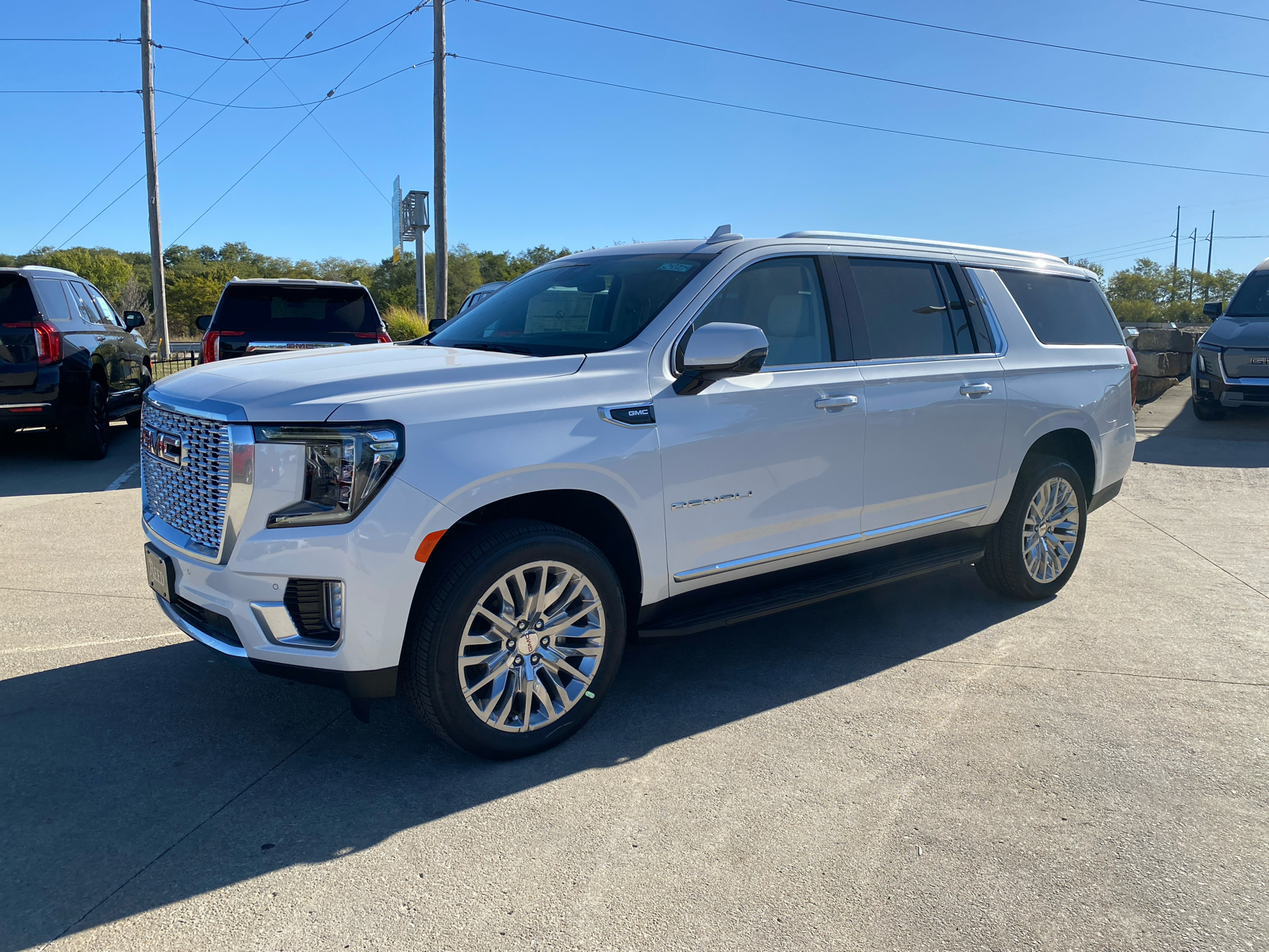 2024 GMC Yukon XL Denali 1