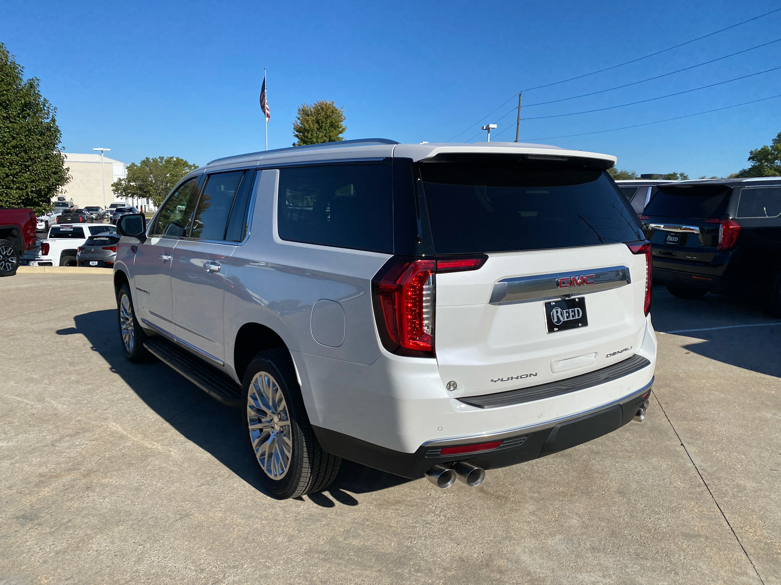 2024 GMC Yukon XL Denali 8