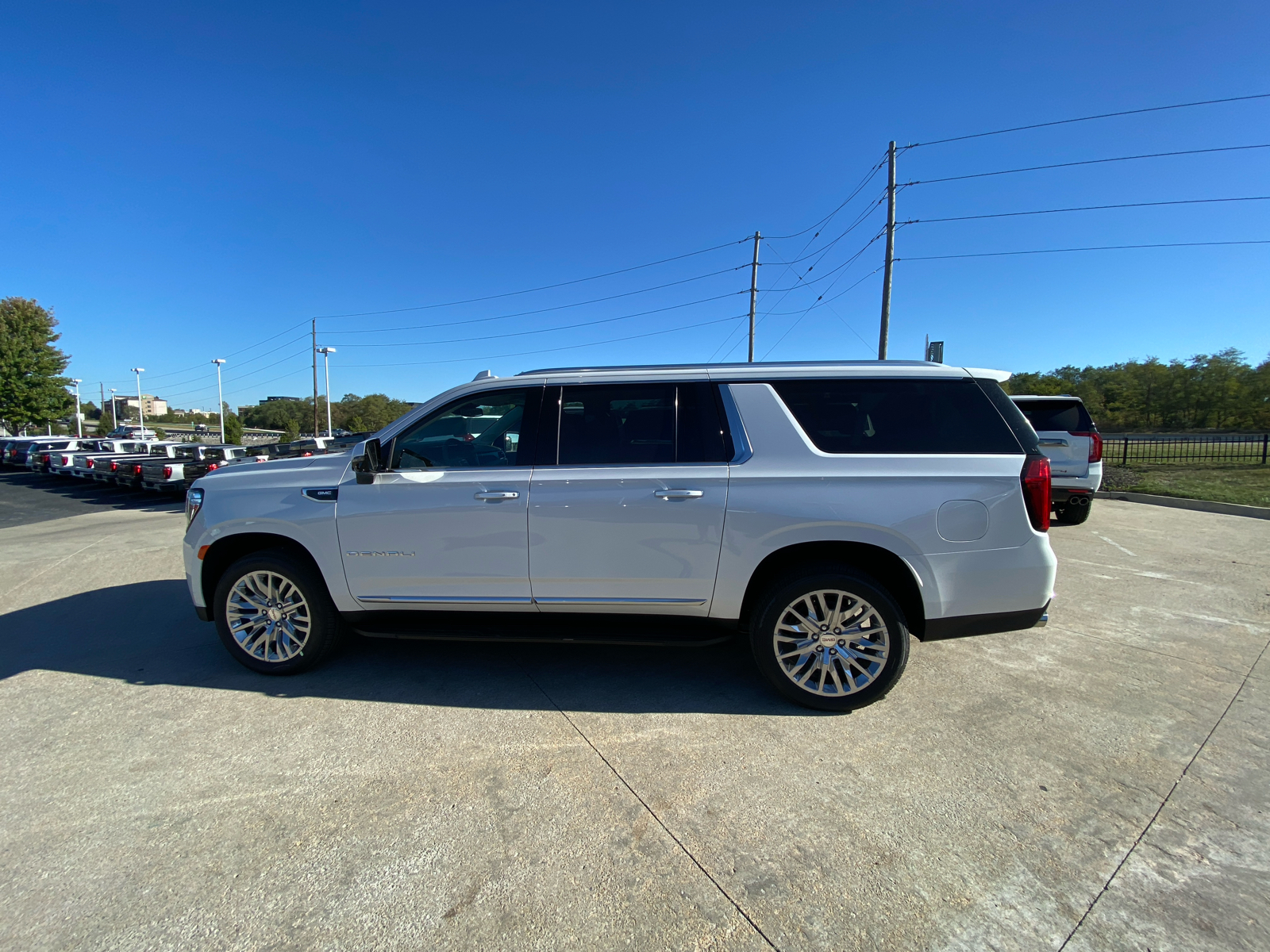 2024 GMC Yukon XL Denali 9