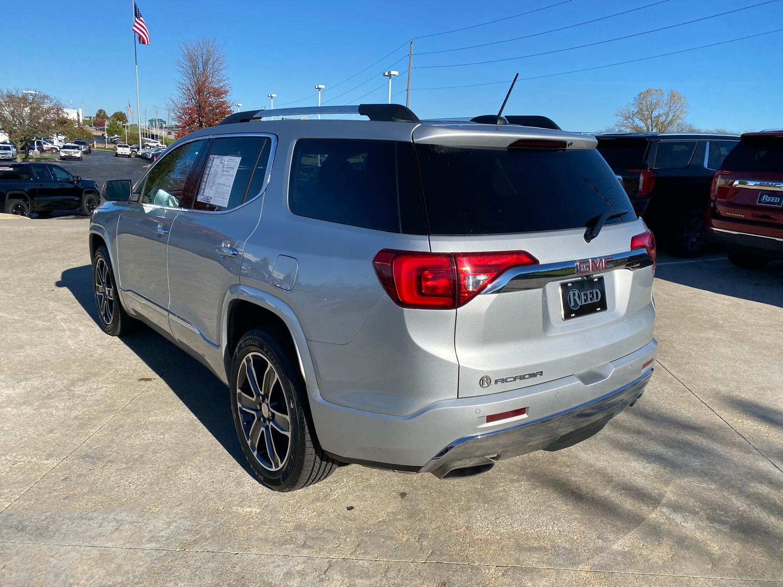 2019 GMC Acadia Denali 8