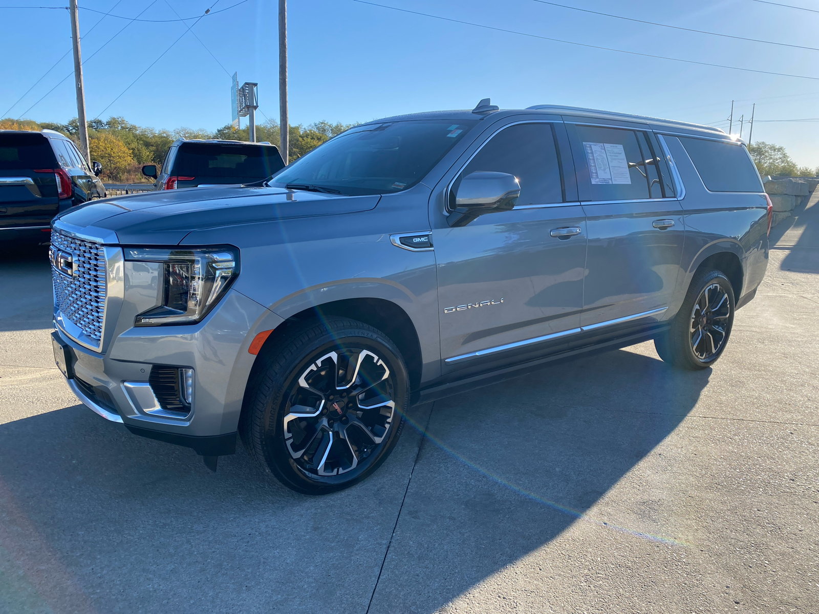 2023 GMC Yukon XL Denali 1