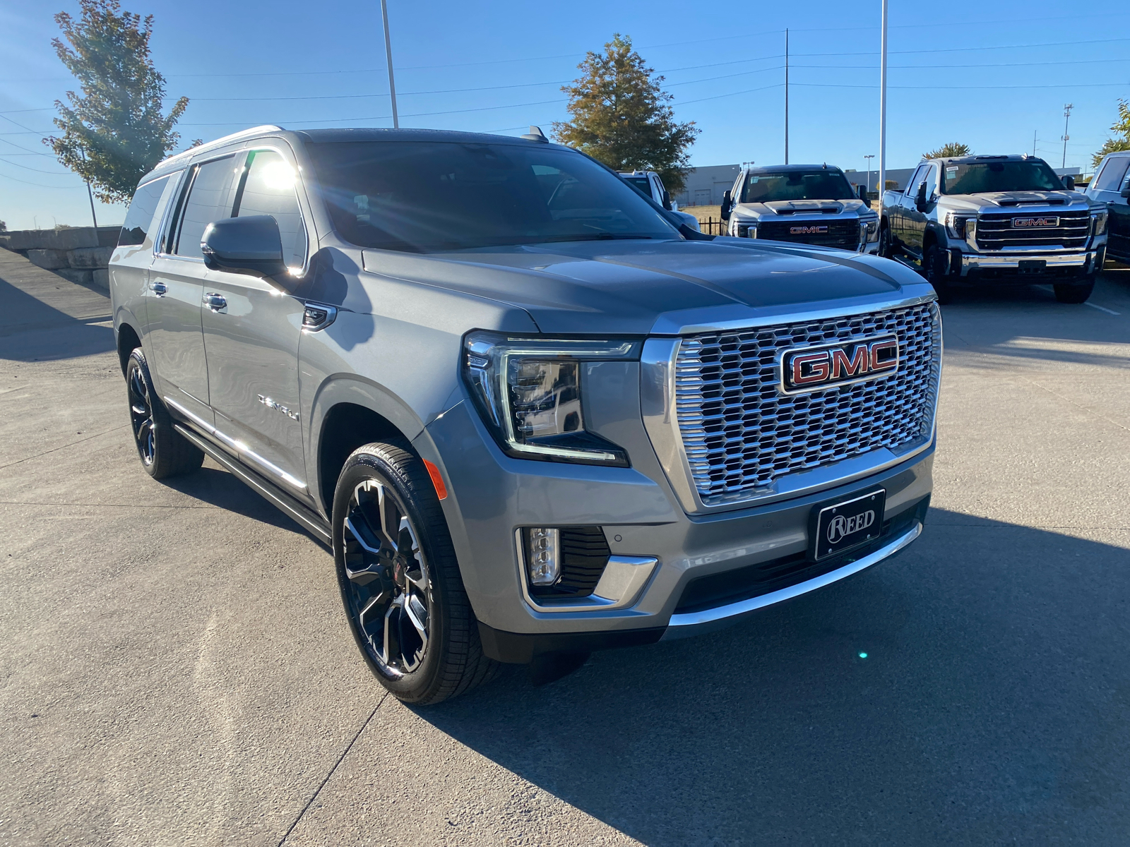 2023 GMC Yukon XL Denali 4