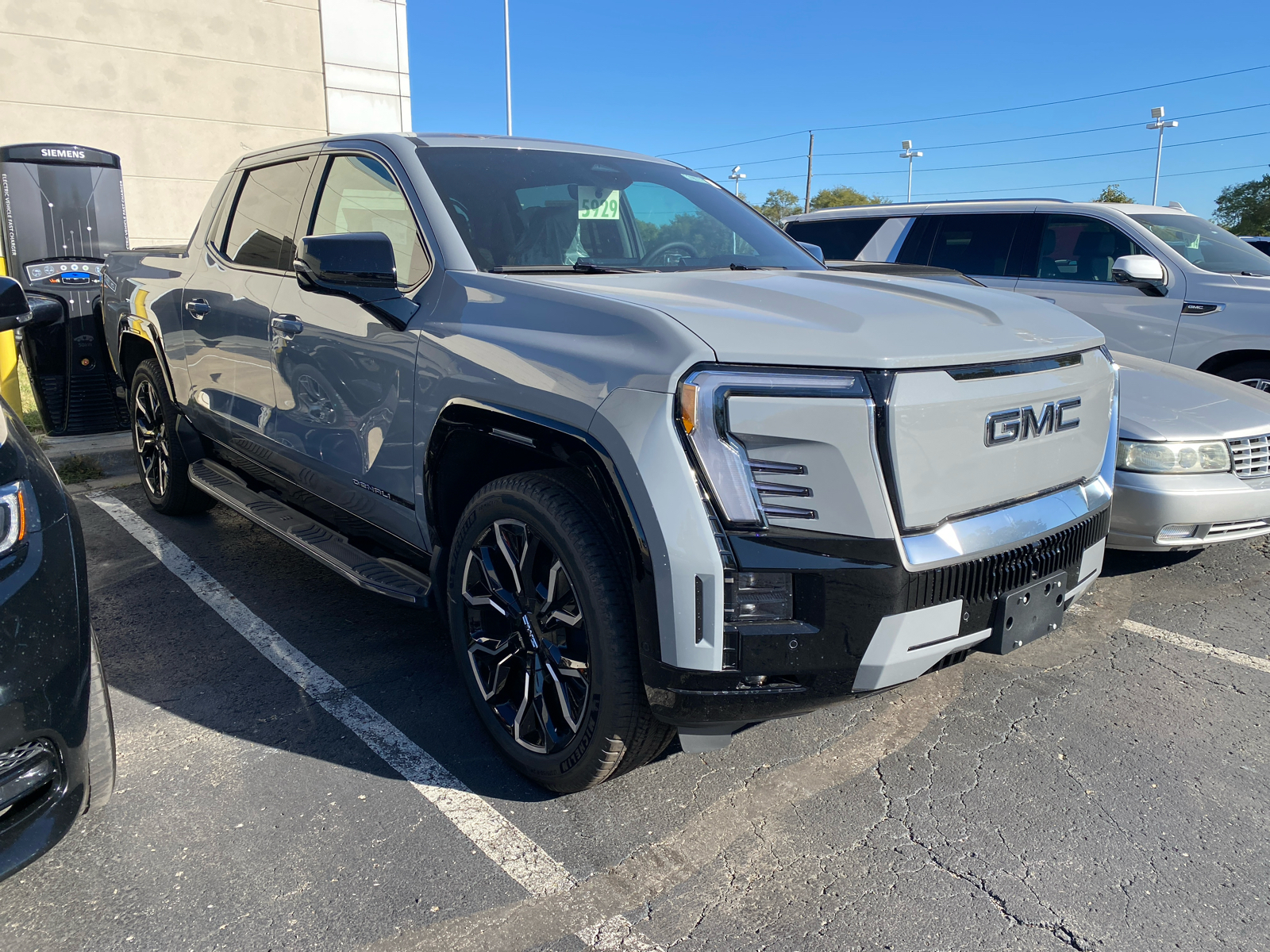 2024 GMC Sierra EV Denali Edition 1 e4WD Crew Cab 3