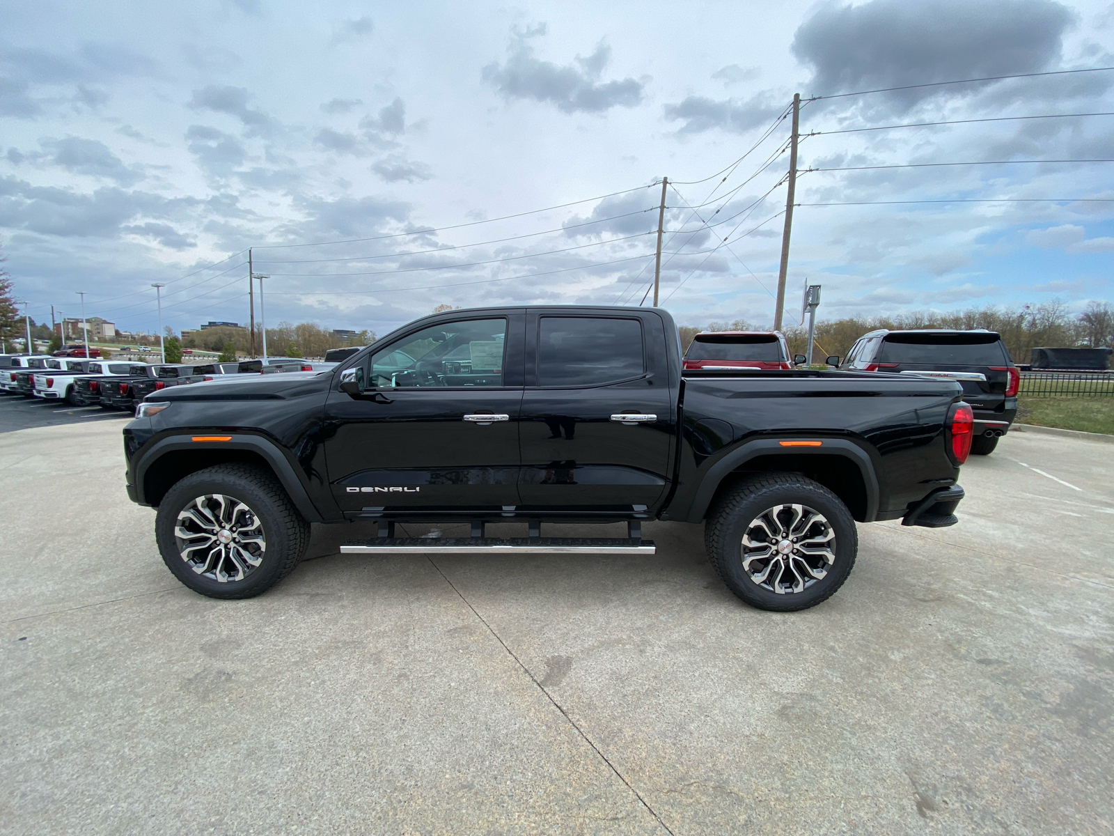 2024 GMC Canyon 4WD Denali Crew Cab 9