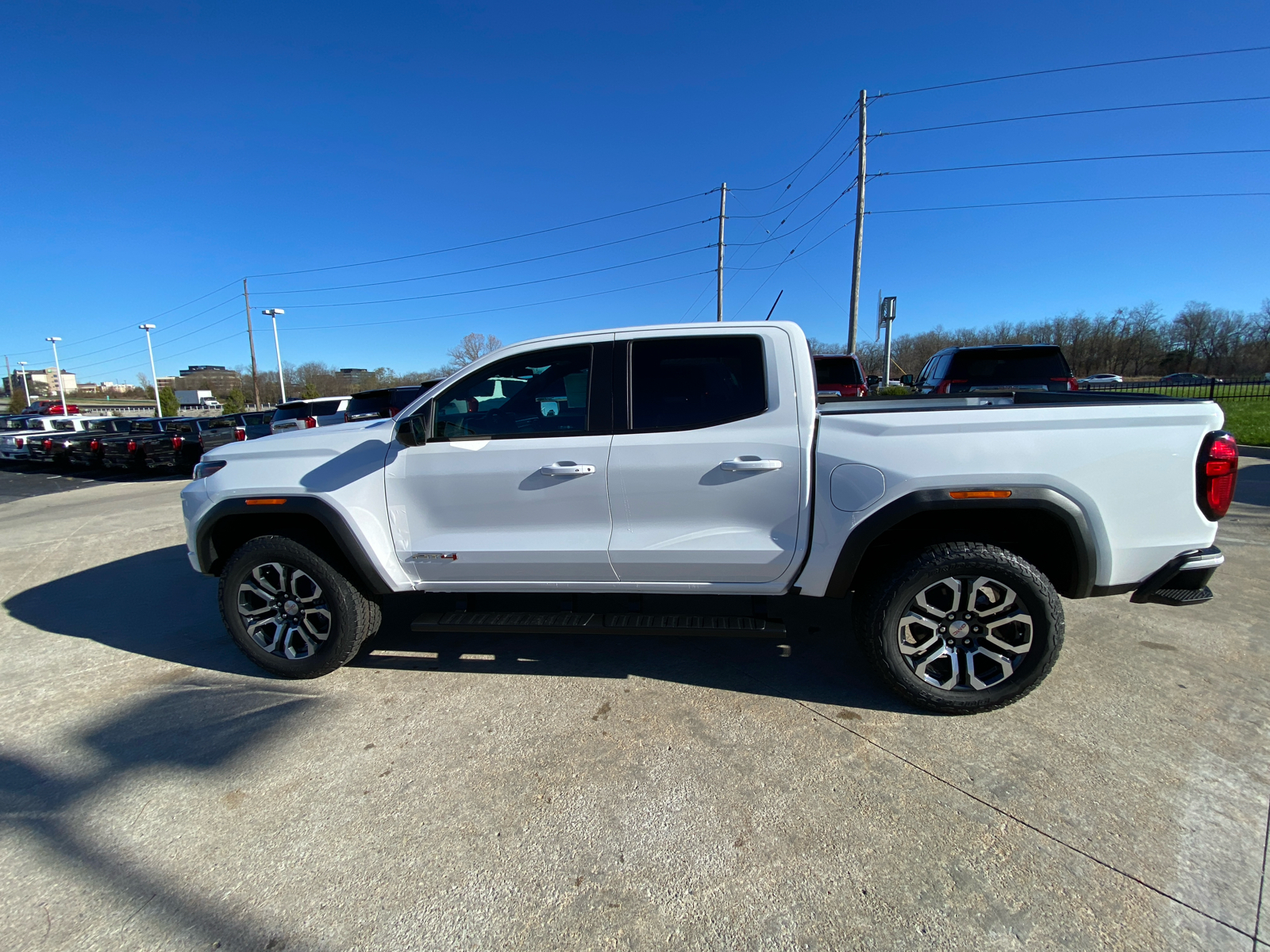 2024 GMC Canyon 4WD AT4 Crew Cab 9