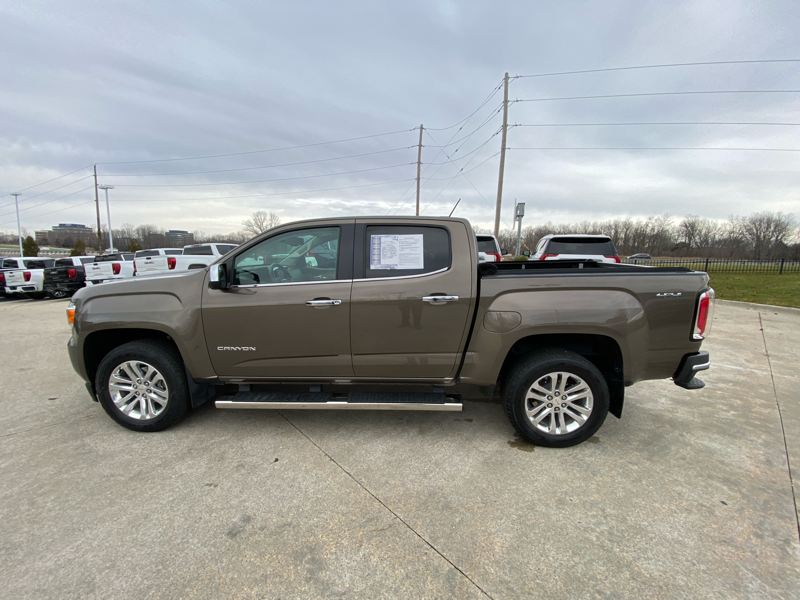 2017 GMC Canyon 4WD SLT Crew Cab 128.3 9