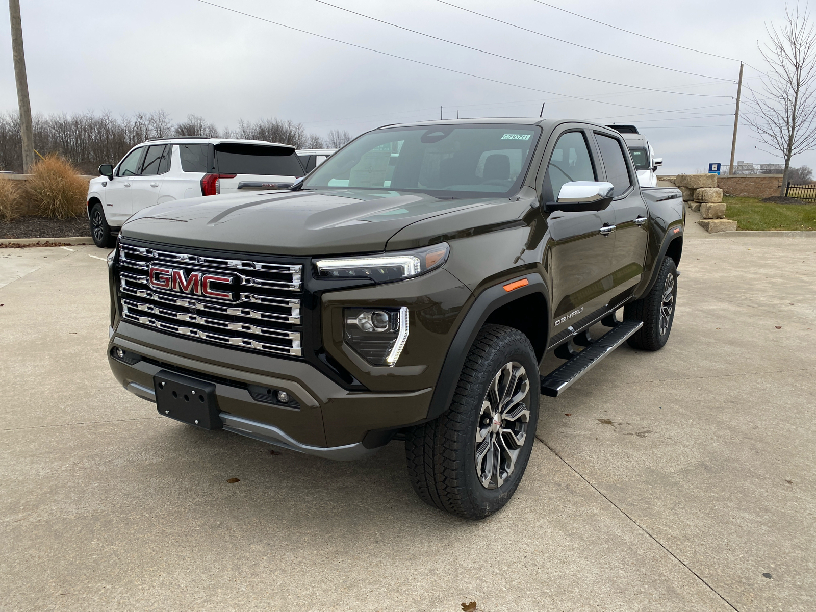 2024 GMC Canyon 4WD Denali Crew Cab 2