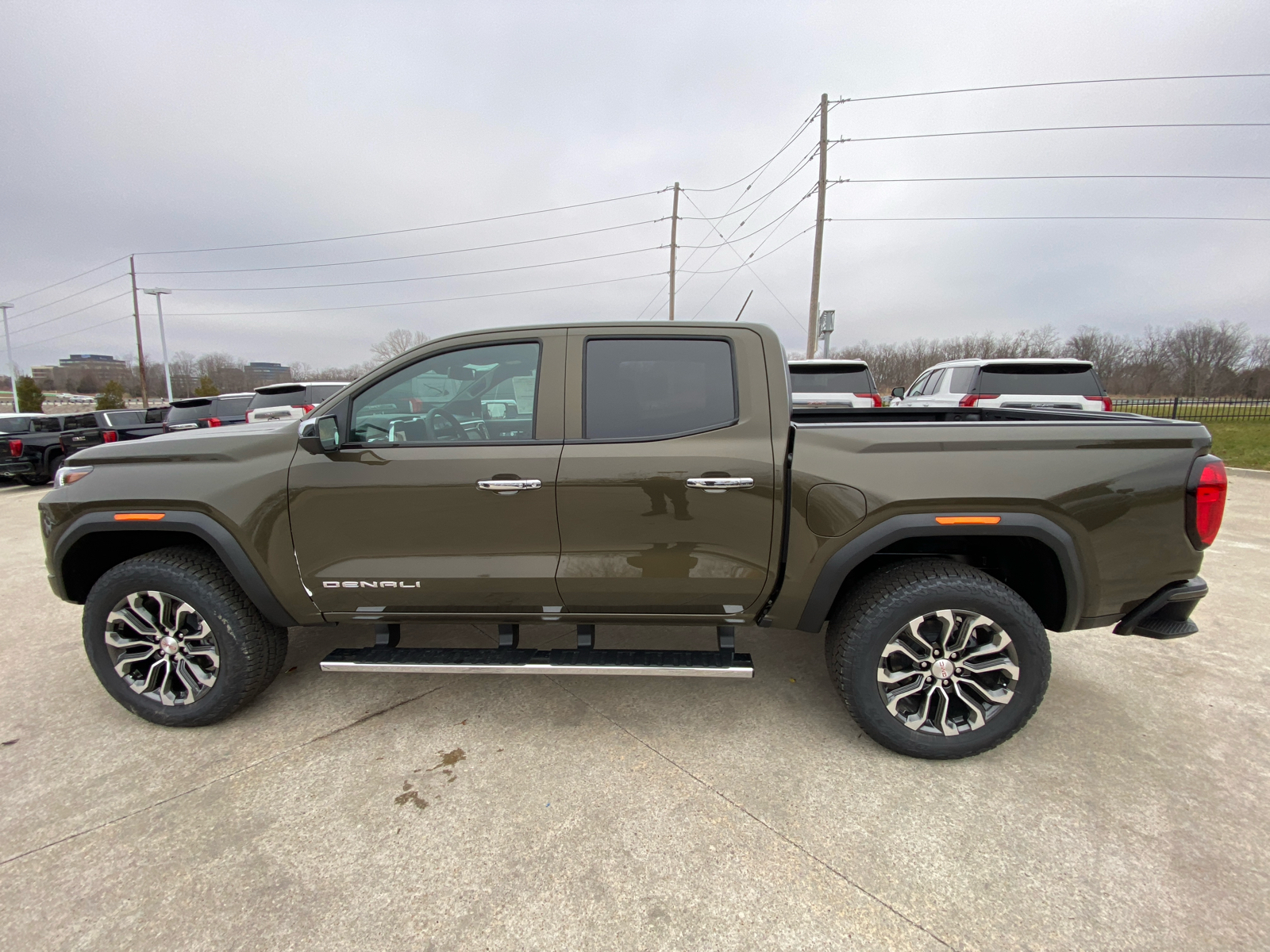 2024 GMC Canyon 4WD Denali Crew Cab 9